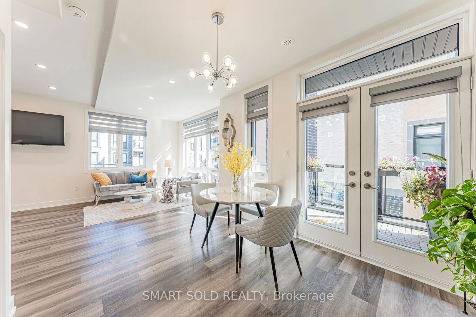 6 Sayers Lane, #18