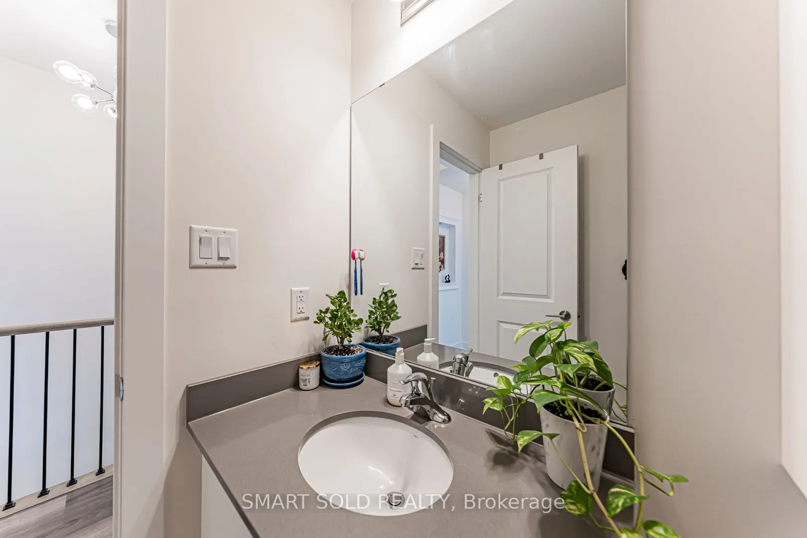 6 Sayers Lane, #18