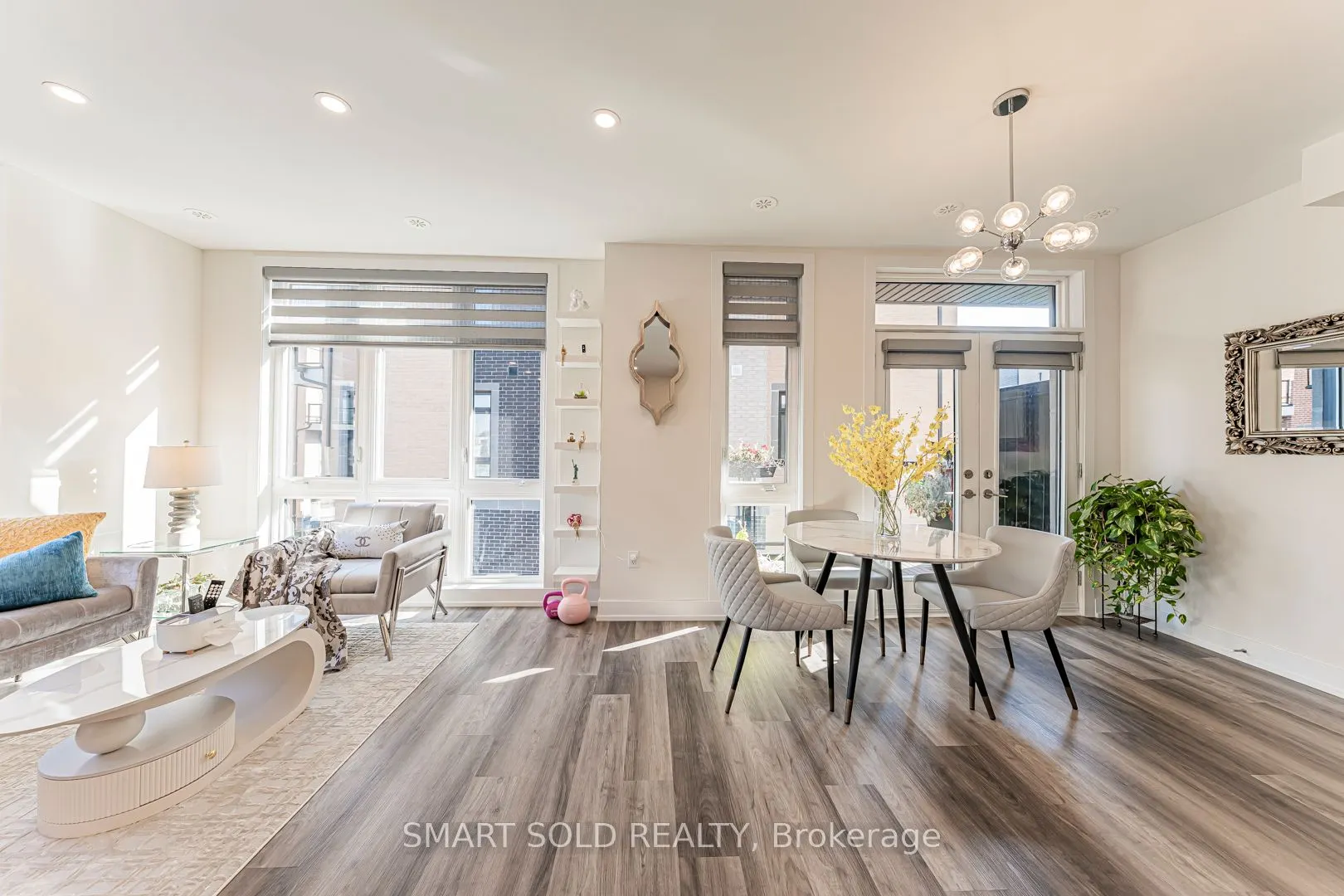 6 Sayers Lane, #18