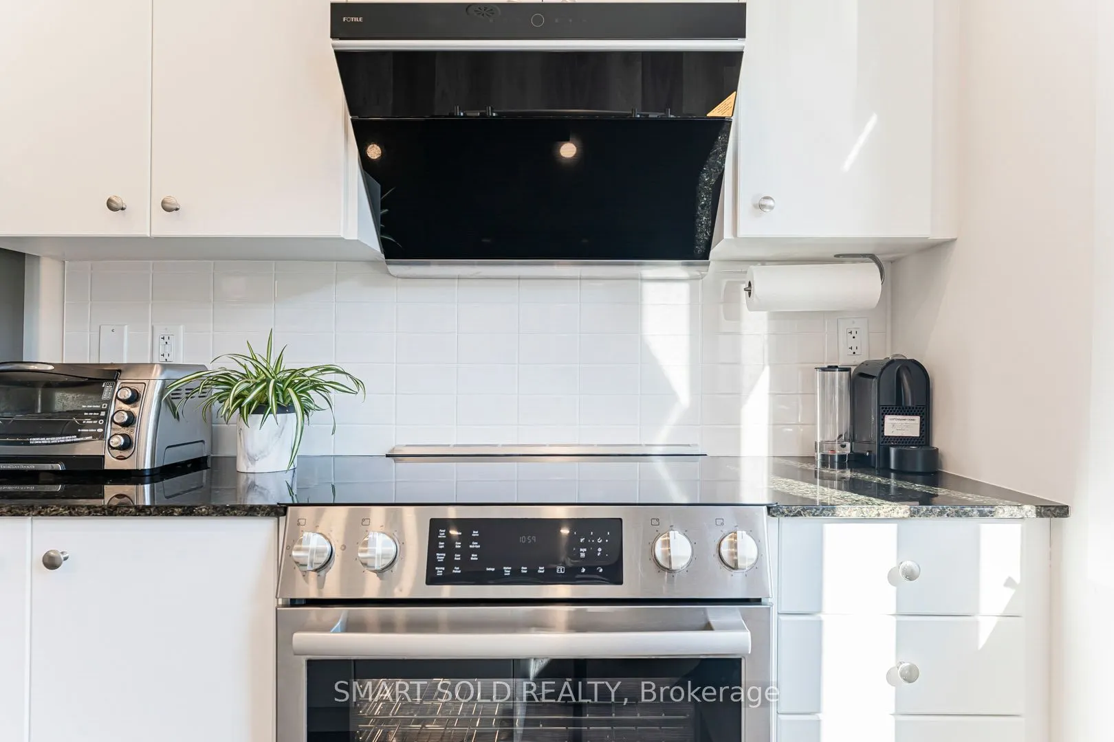6 Sayers Lane, #18