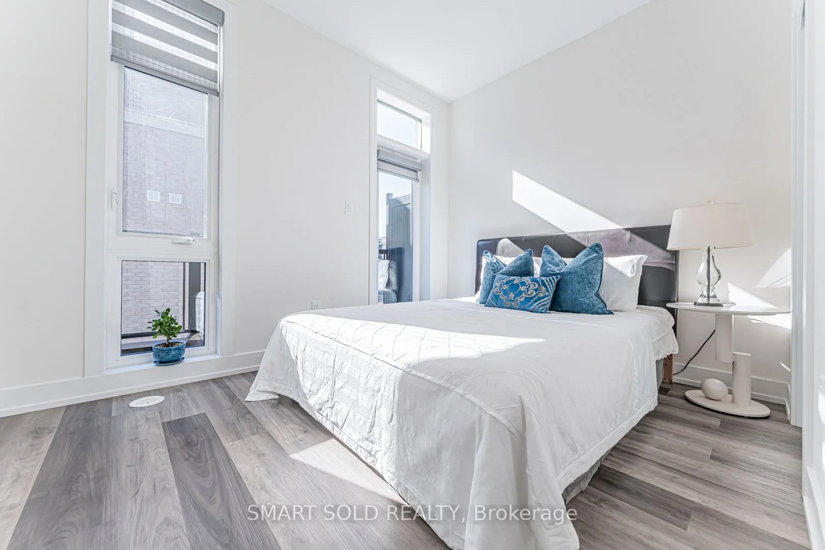 6 Sayers Lane, #18