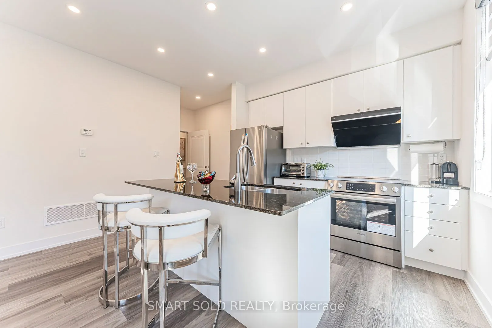 6 Sayers Lane, #18