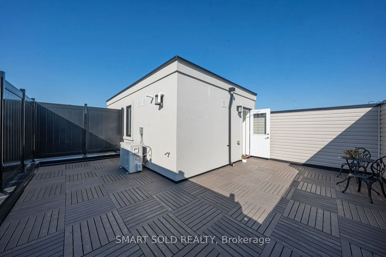 6 Sayers Lane, #18