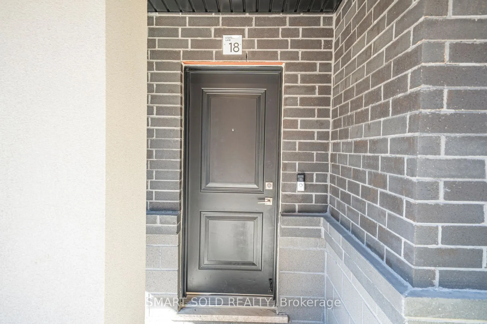 6 Sayers Lane, #18