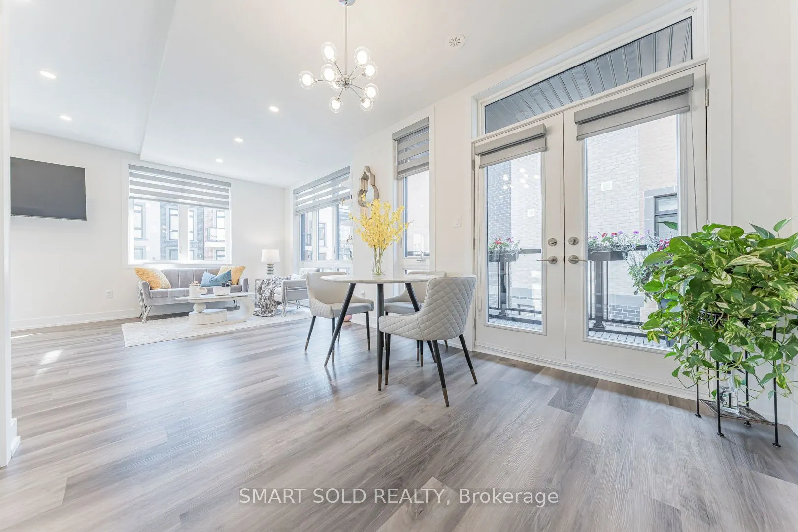 6 Sayers Lane, #18