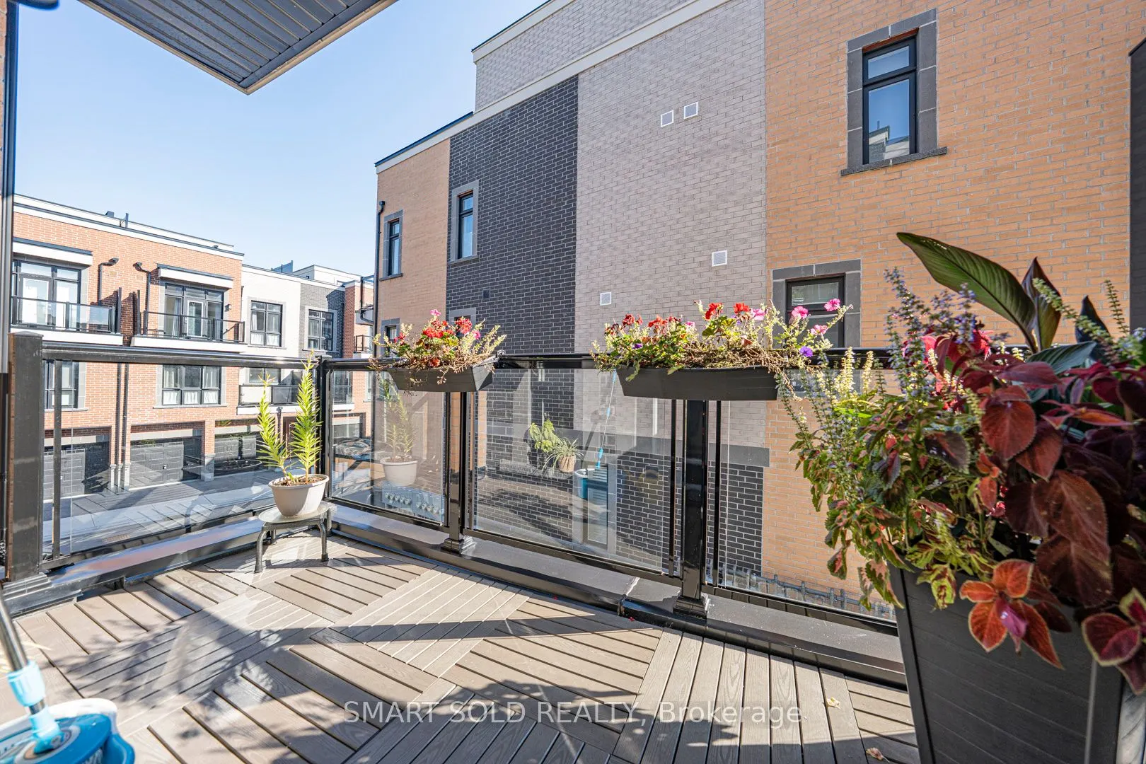 6 Sayers Lane, #18