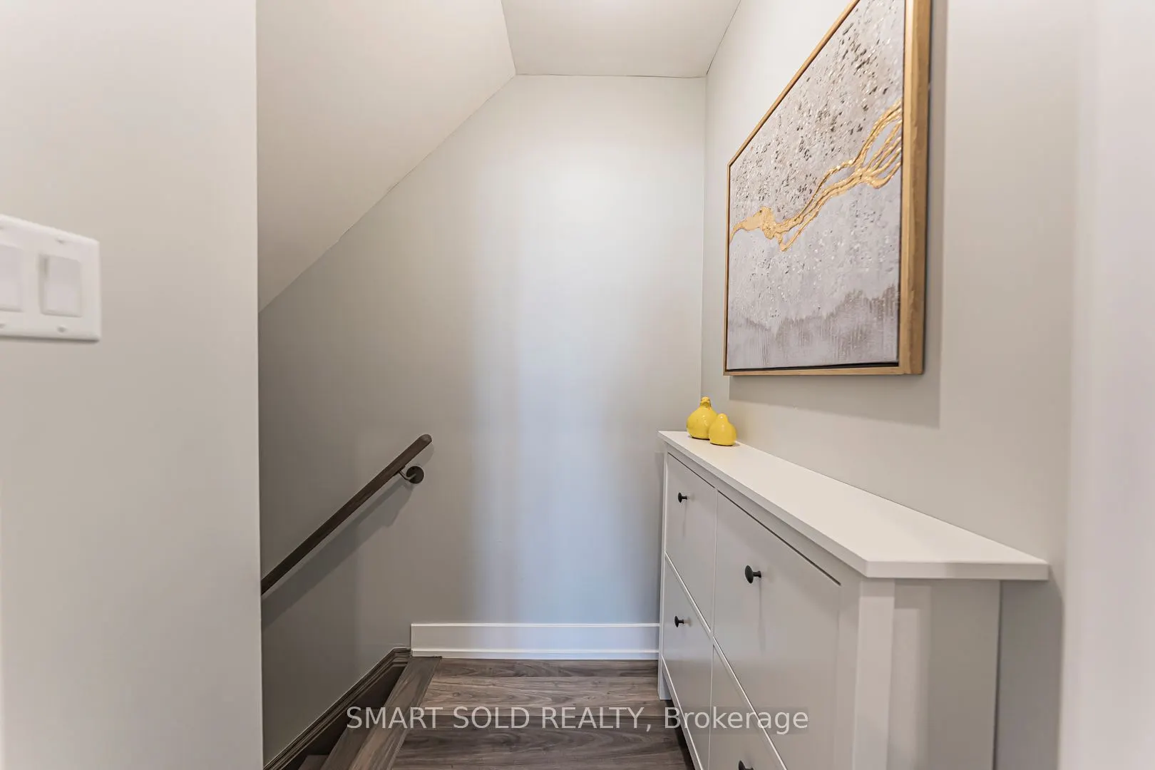 6 Sayers Lane, #18
