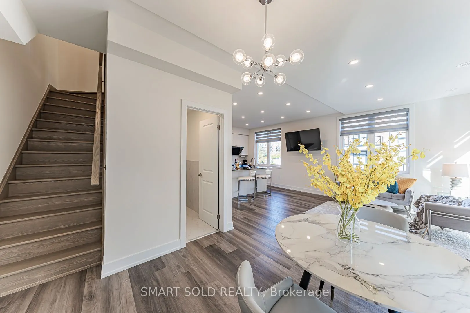 6 Sayers Lane, #18