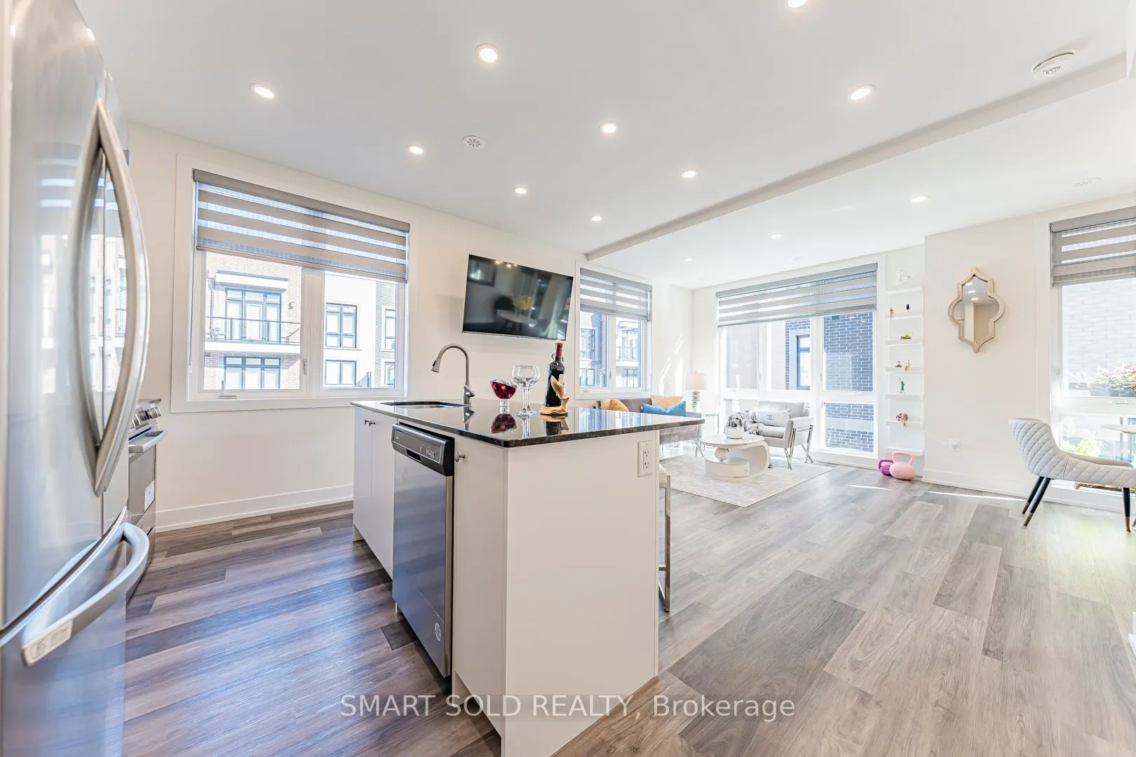 6 Sayers Lane, #18