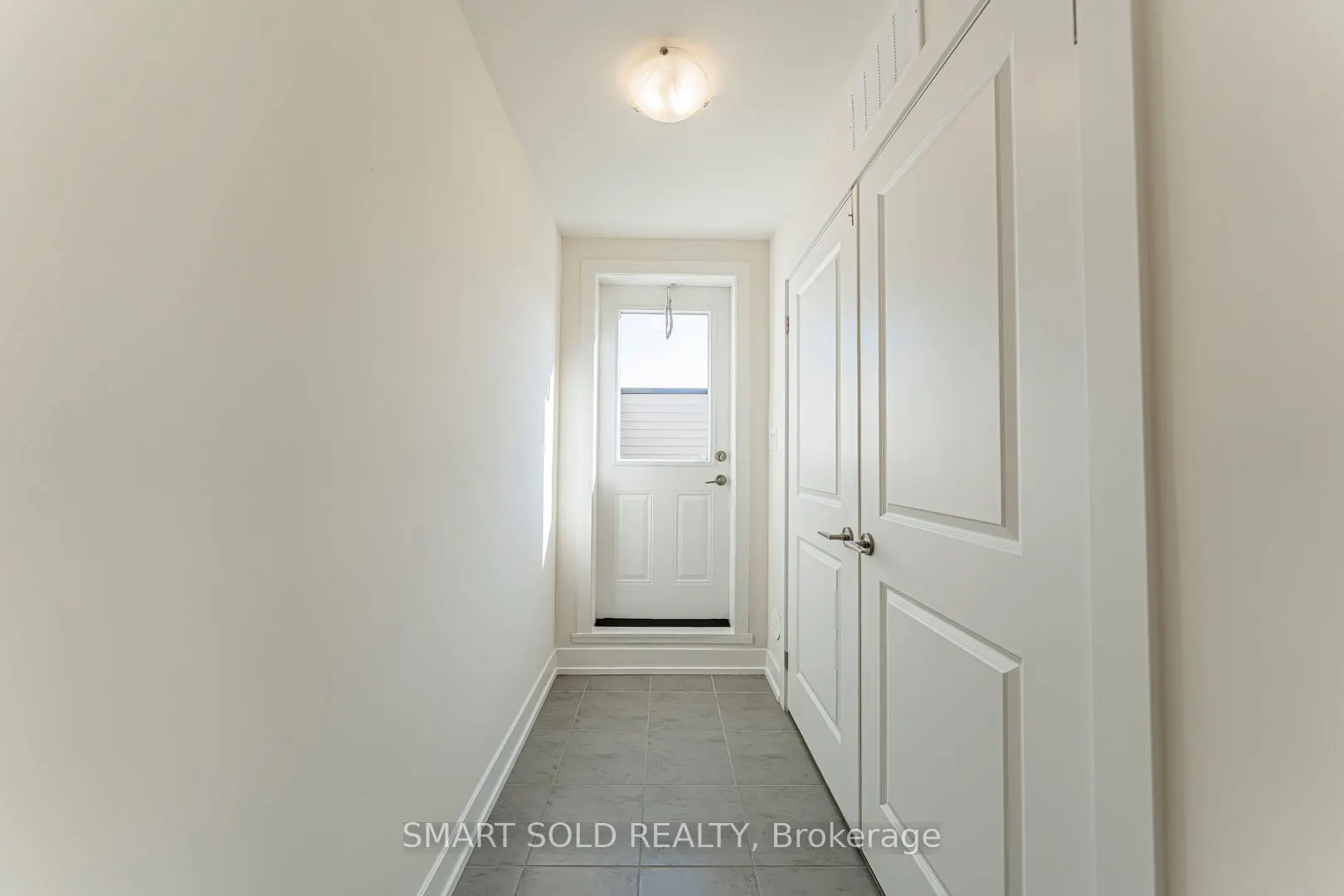 6 Sayers Lane, #18