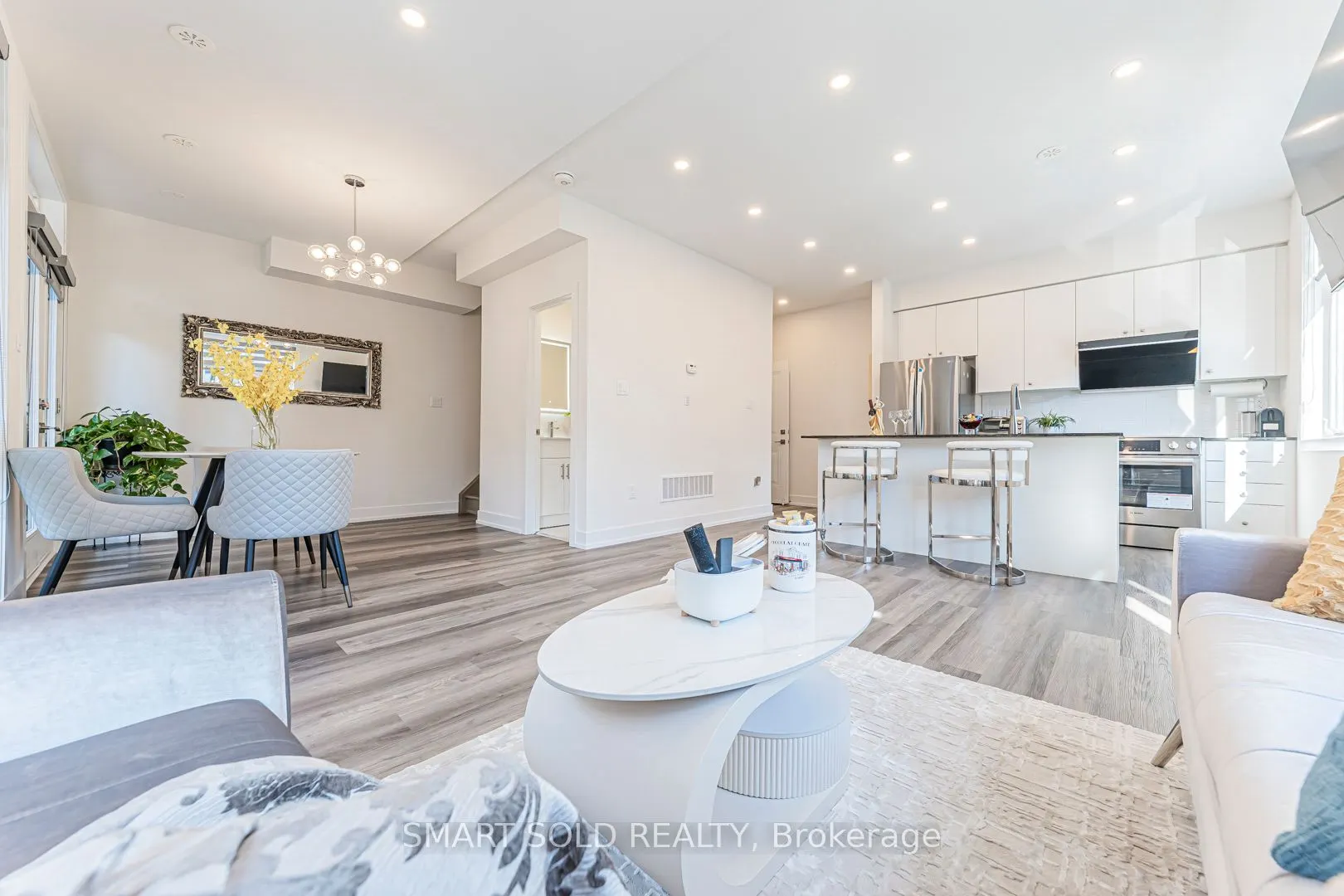 6 Sayers Lane, #18