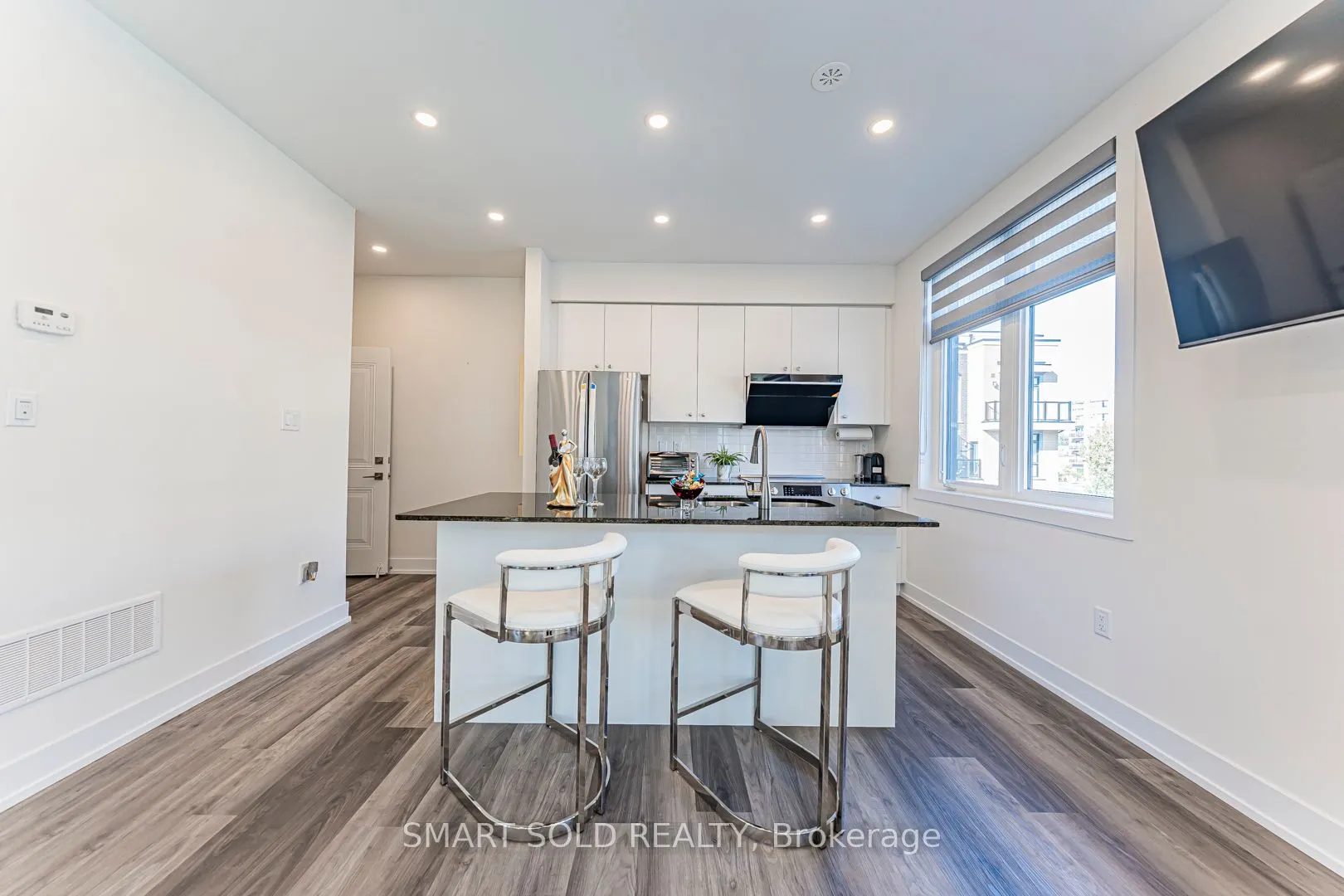 6 Sayers Lane, #18