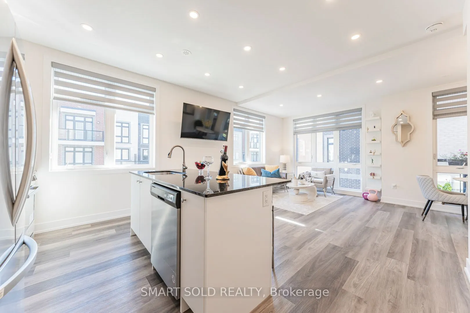 6 Sayers Lane, #18