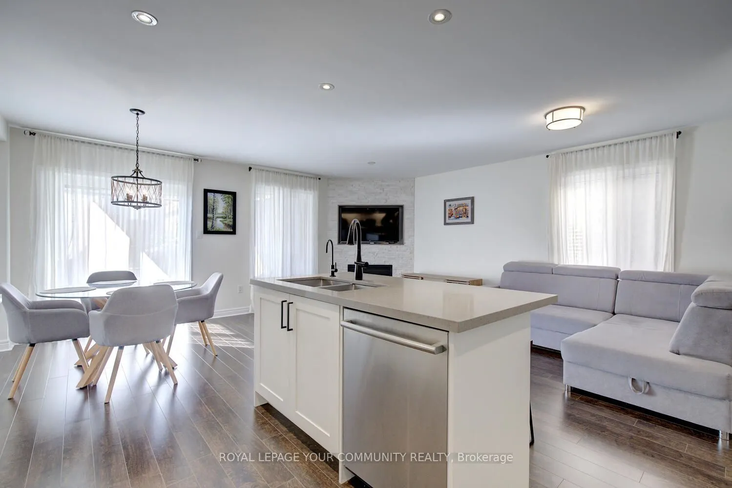 32 Black Maple Crescent