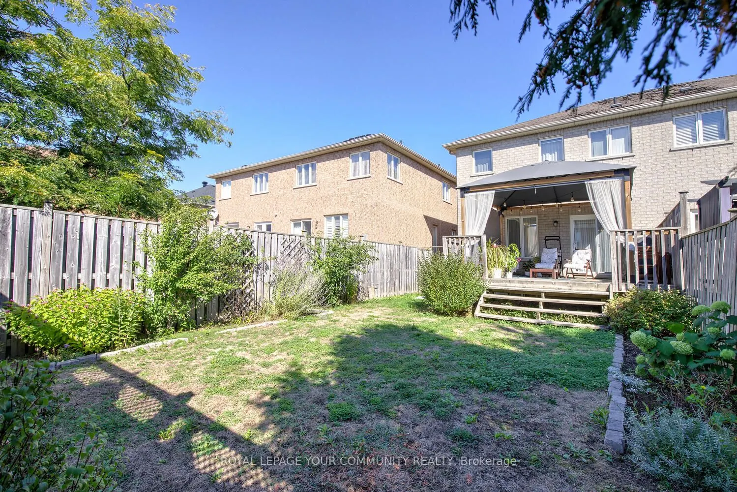 32 Black Maple Crescent