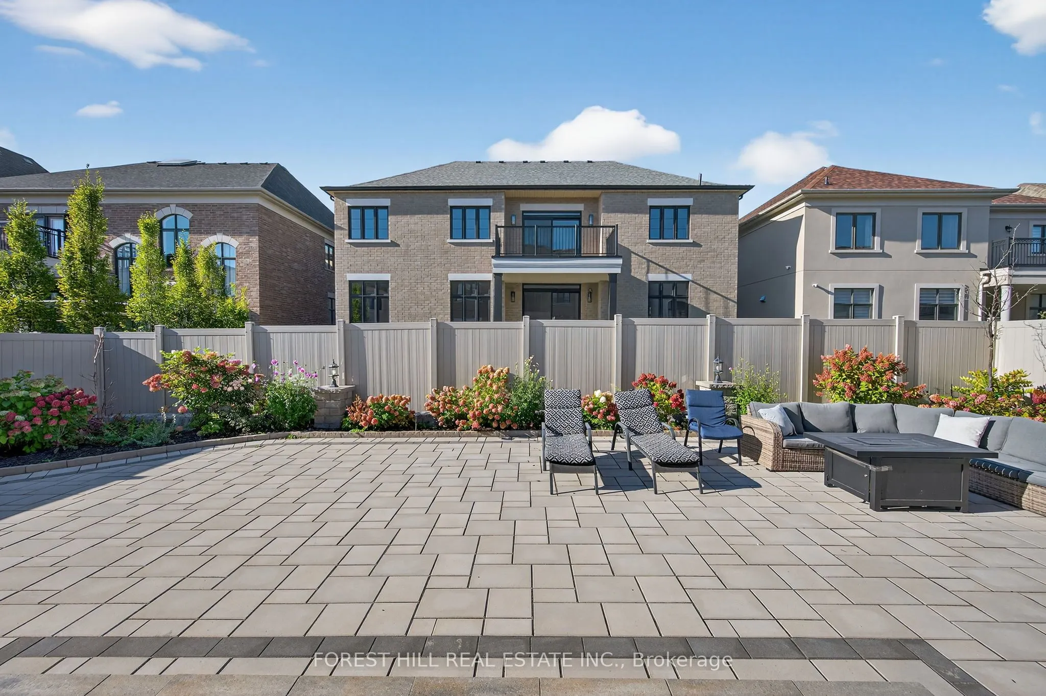 71 Sofia Olivia Crescent