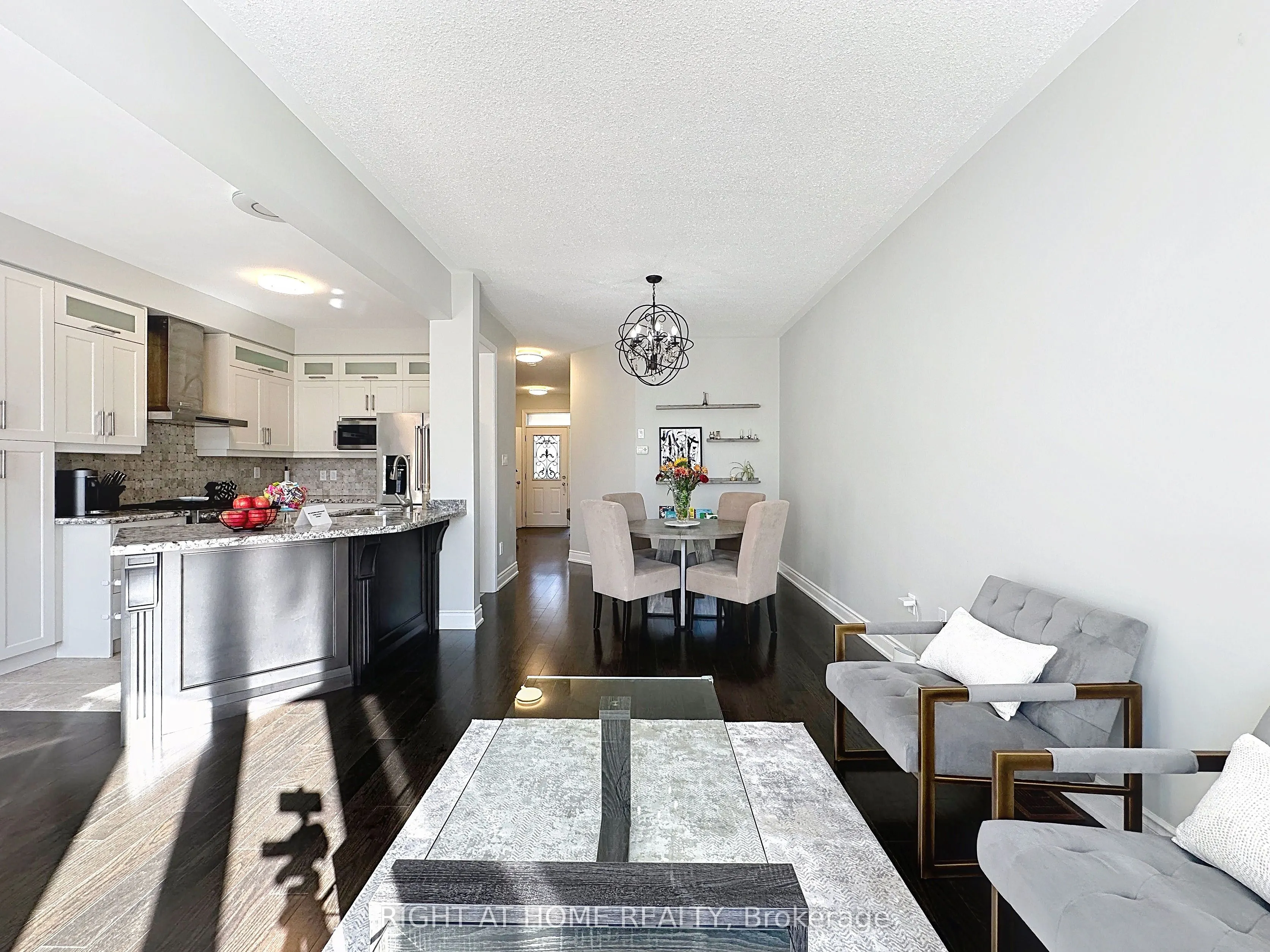 77 Gauguin Avenue