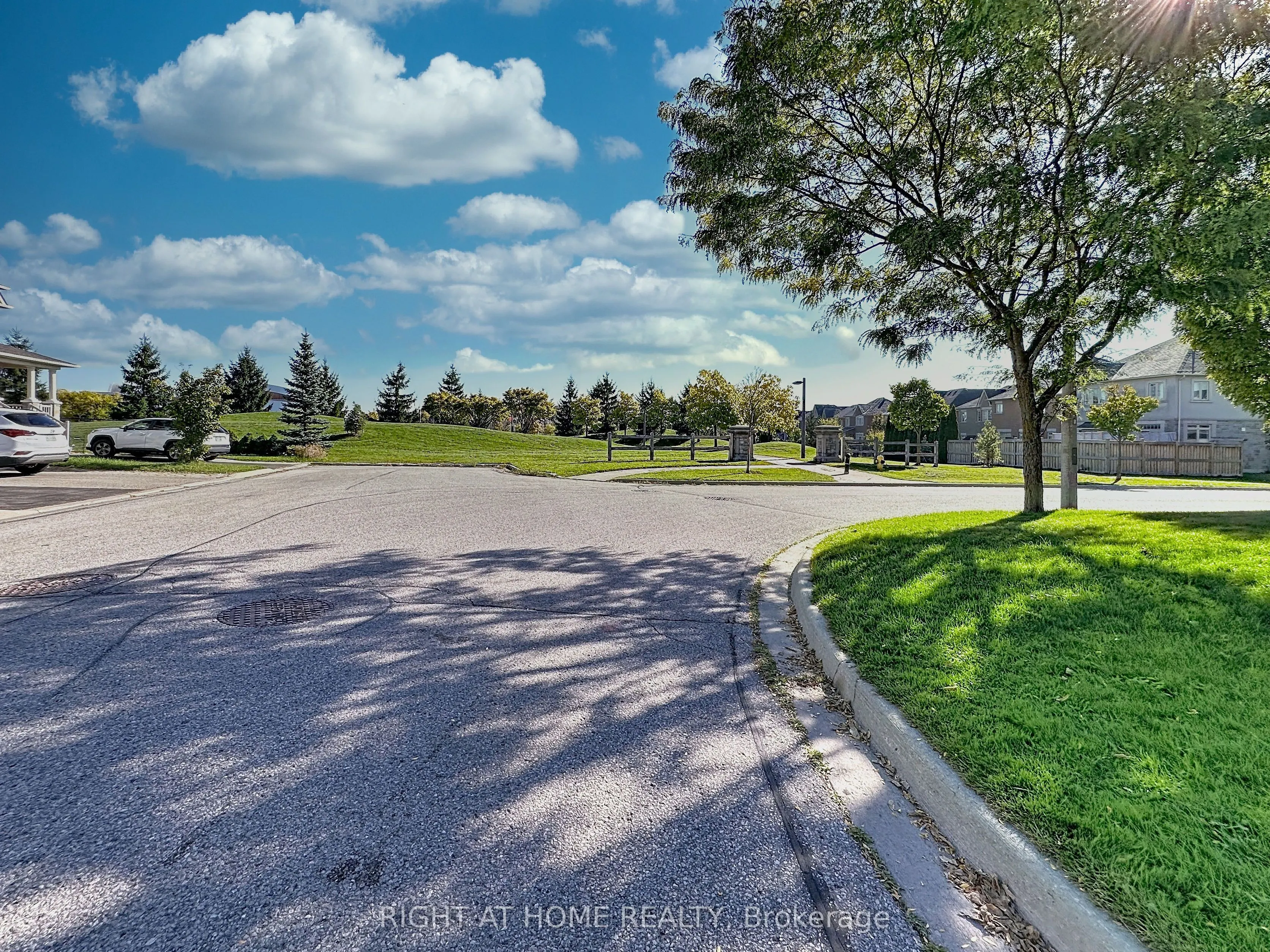77 Gauguin Avenue