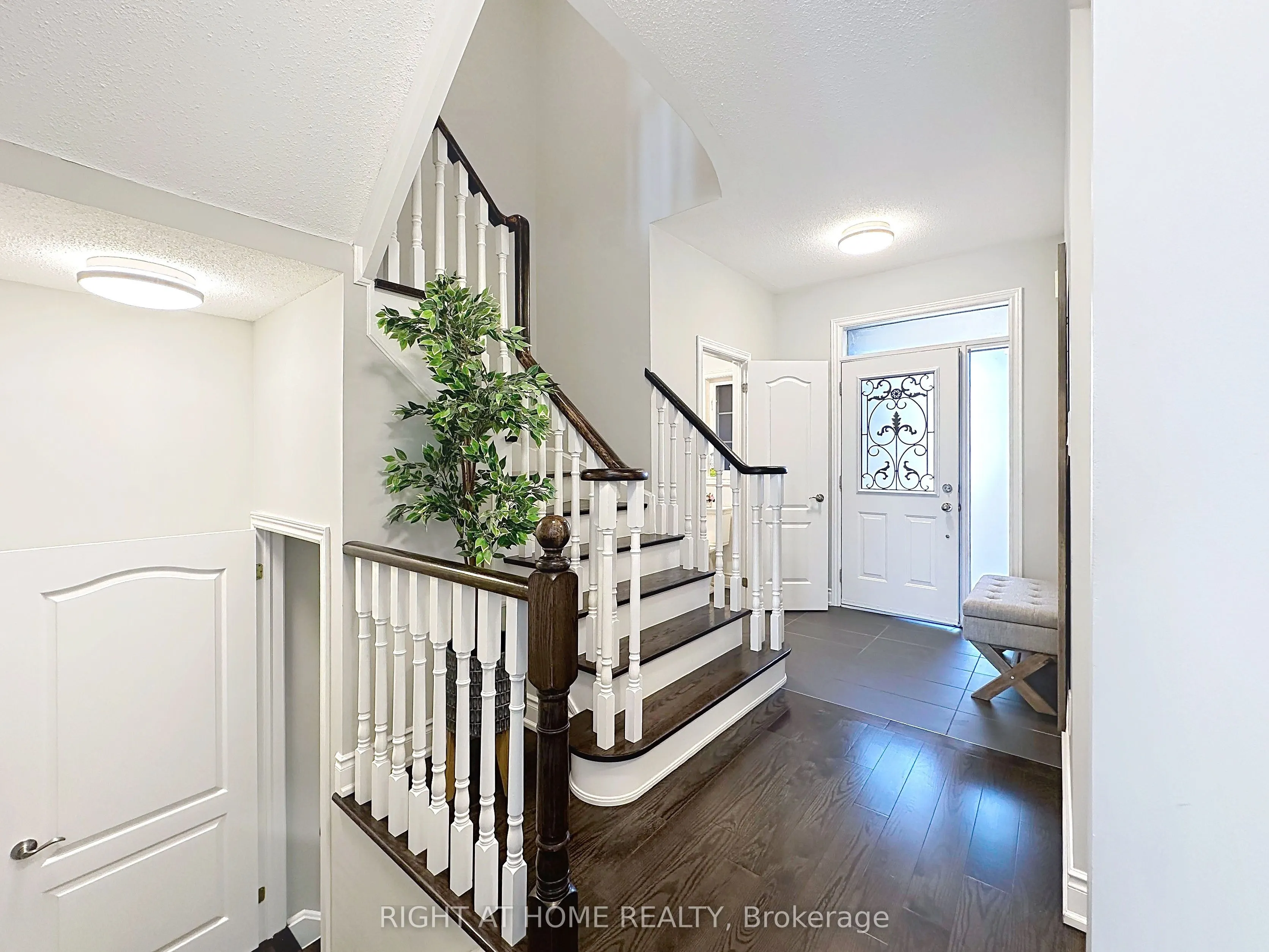 77 Gauguin Avenue