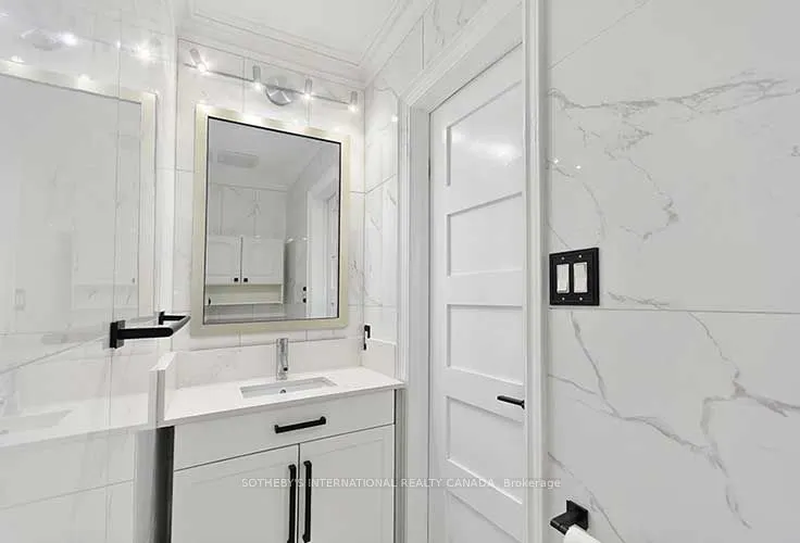 2 Kimber Crescent