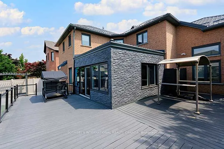 2 Kimber Crescent
