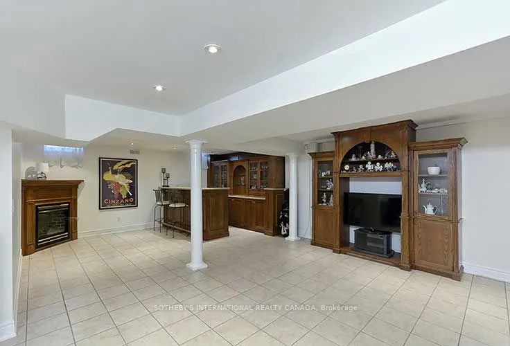 2 Kimber Crescent