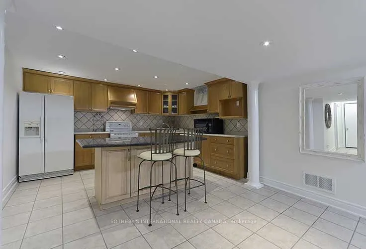 2 Kimber Crescent