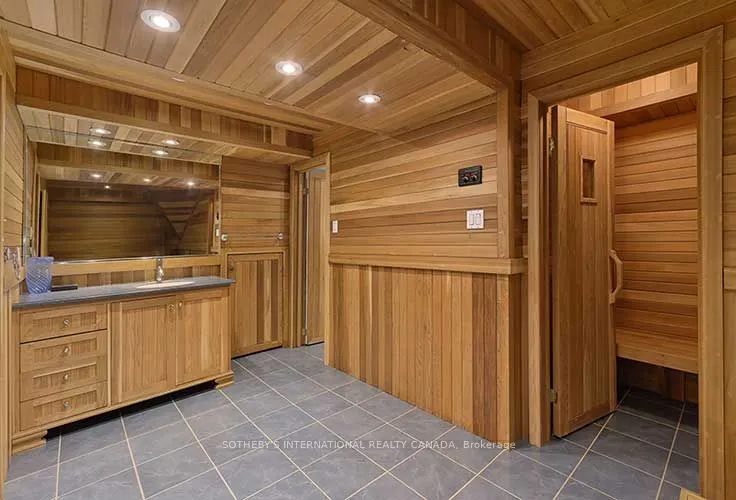 2 Kimber Crescent