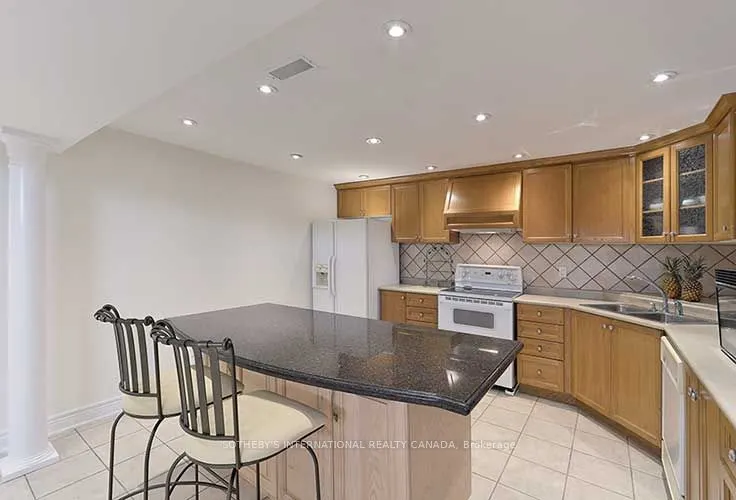 2 Kimber Crescent