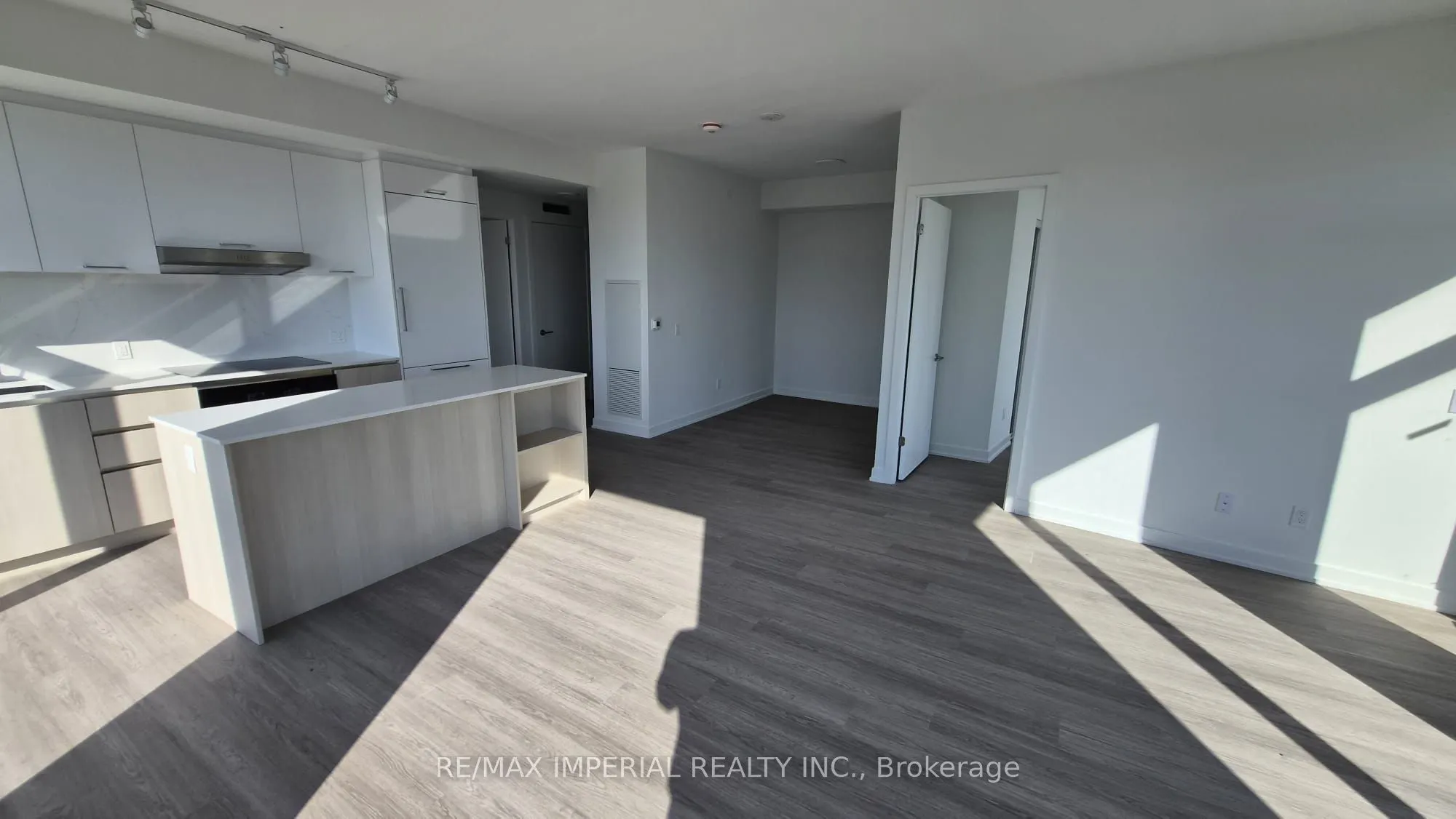 8188 Yonge Street S, #819