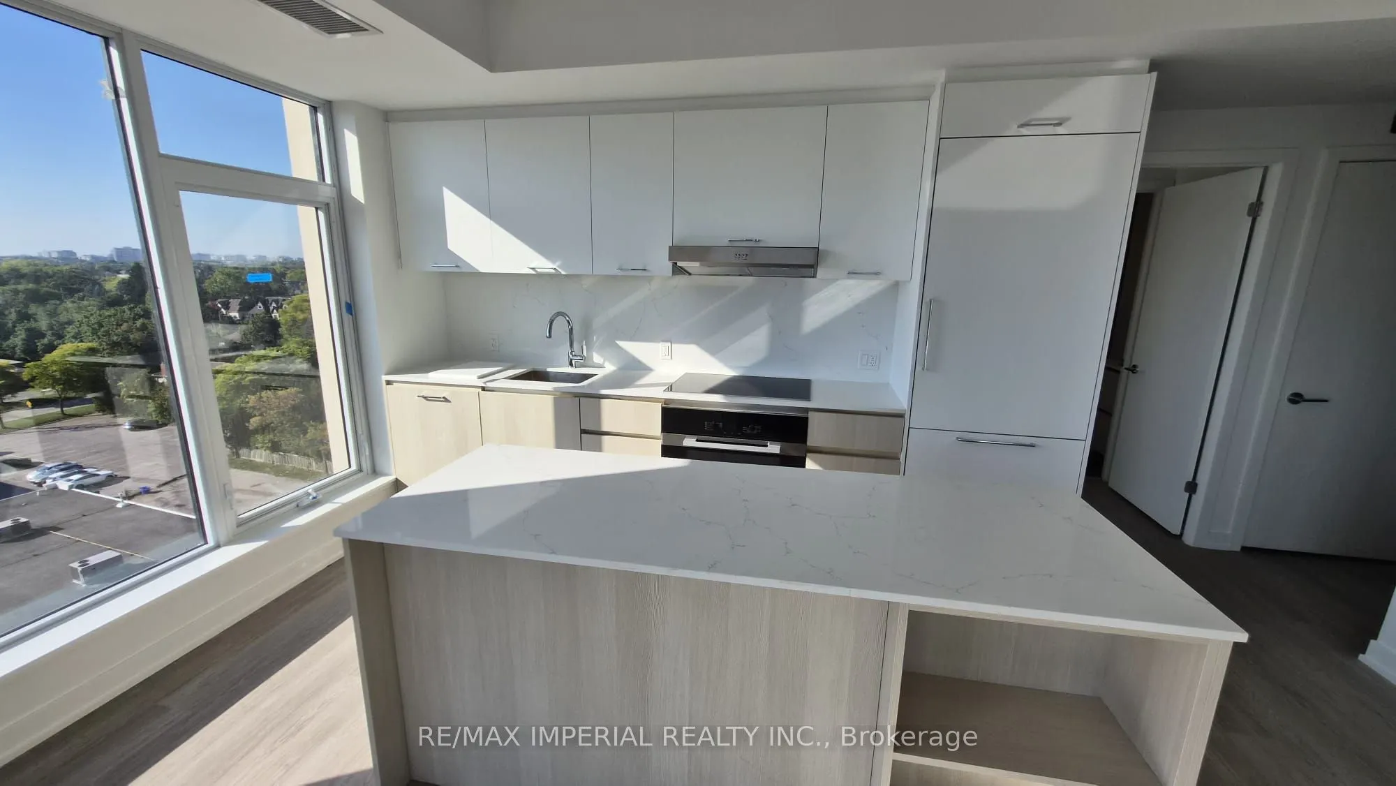8188 Yonge Street S, #819