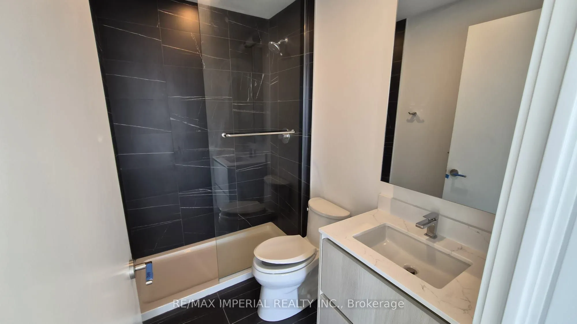 8188 Yonge Street S, #819