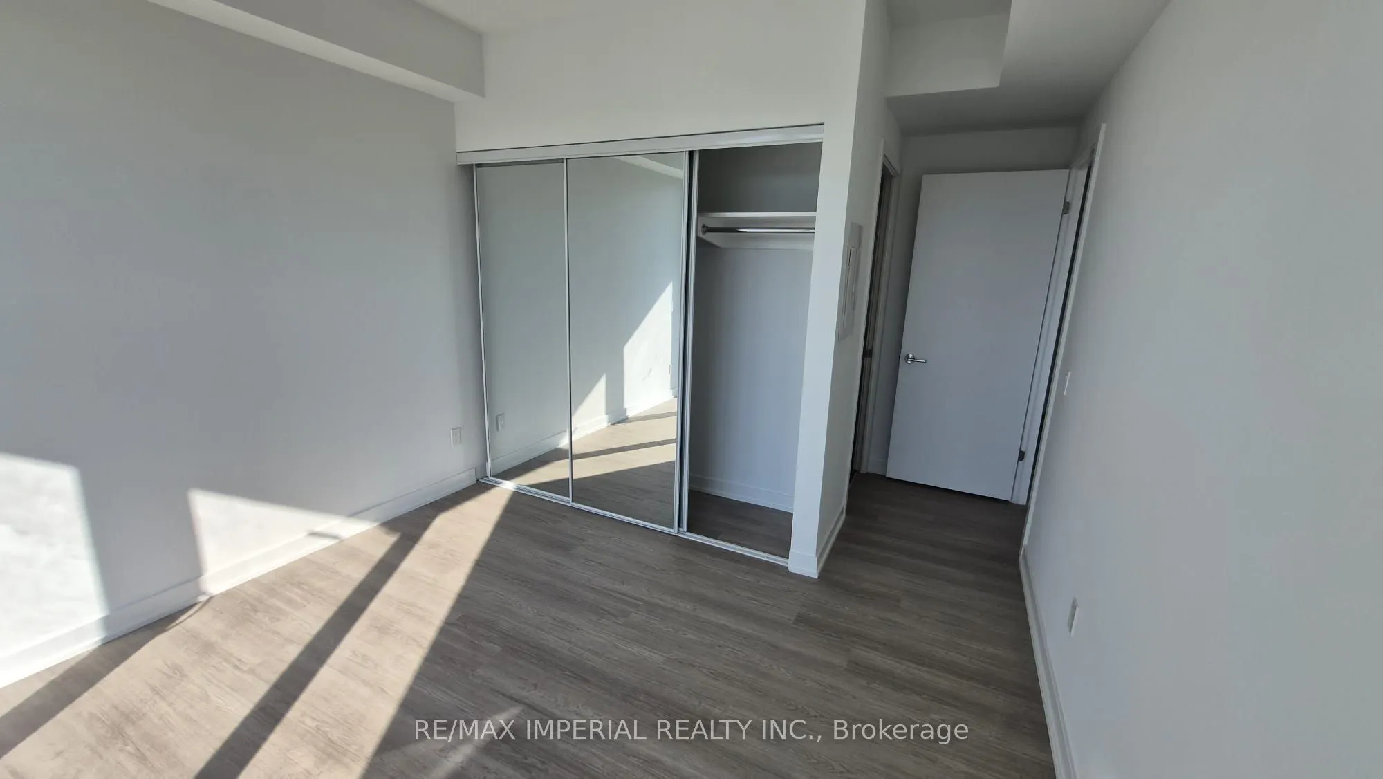 8188 Yonge Street S, #819