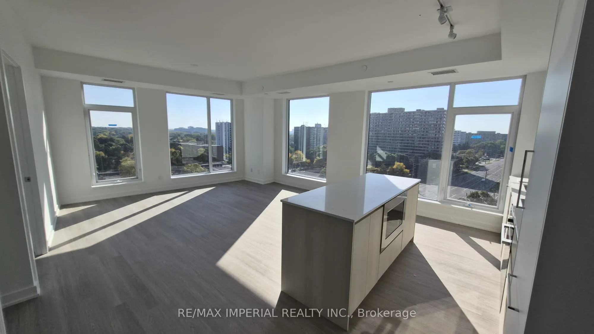 8188 Yonge Street S, #819