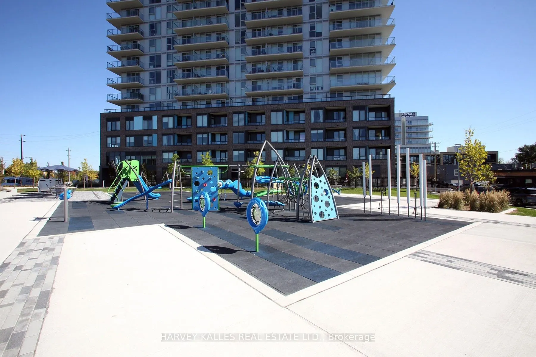 185 Deerfield Road, #305
