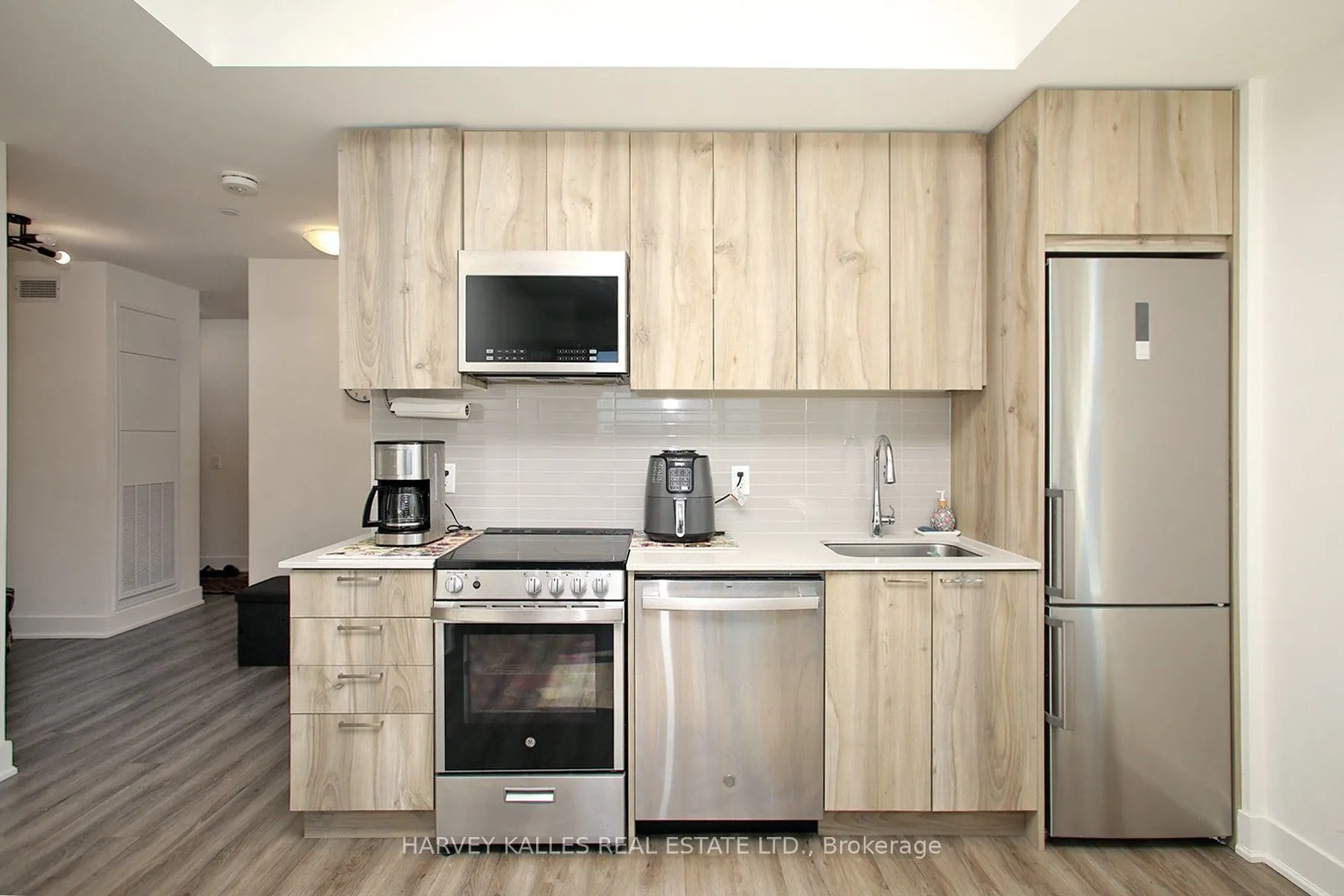 185 Deerfield Road, #305