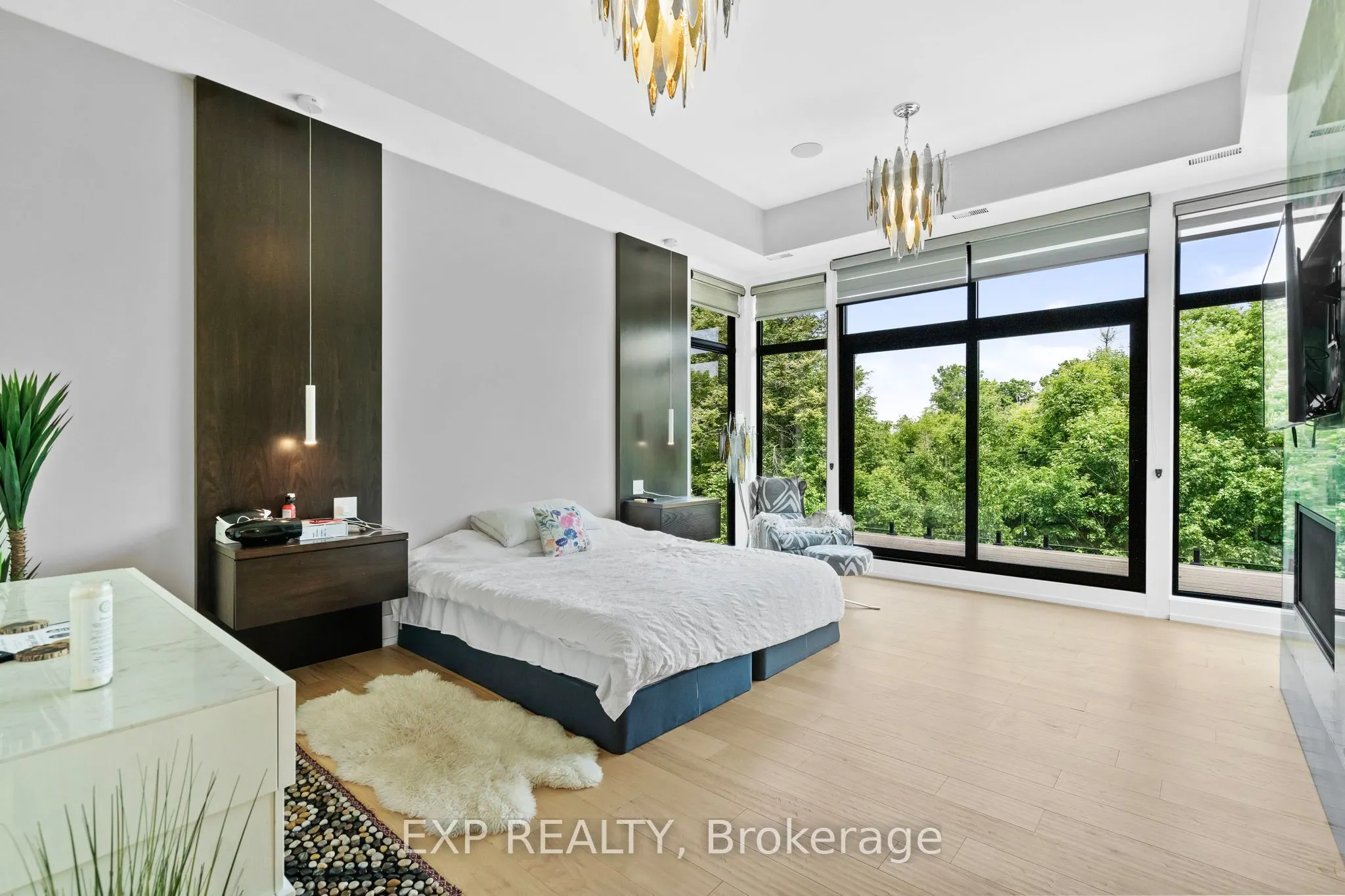 8 Cachet Parkway