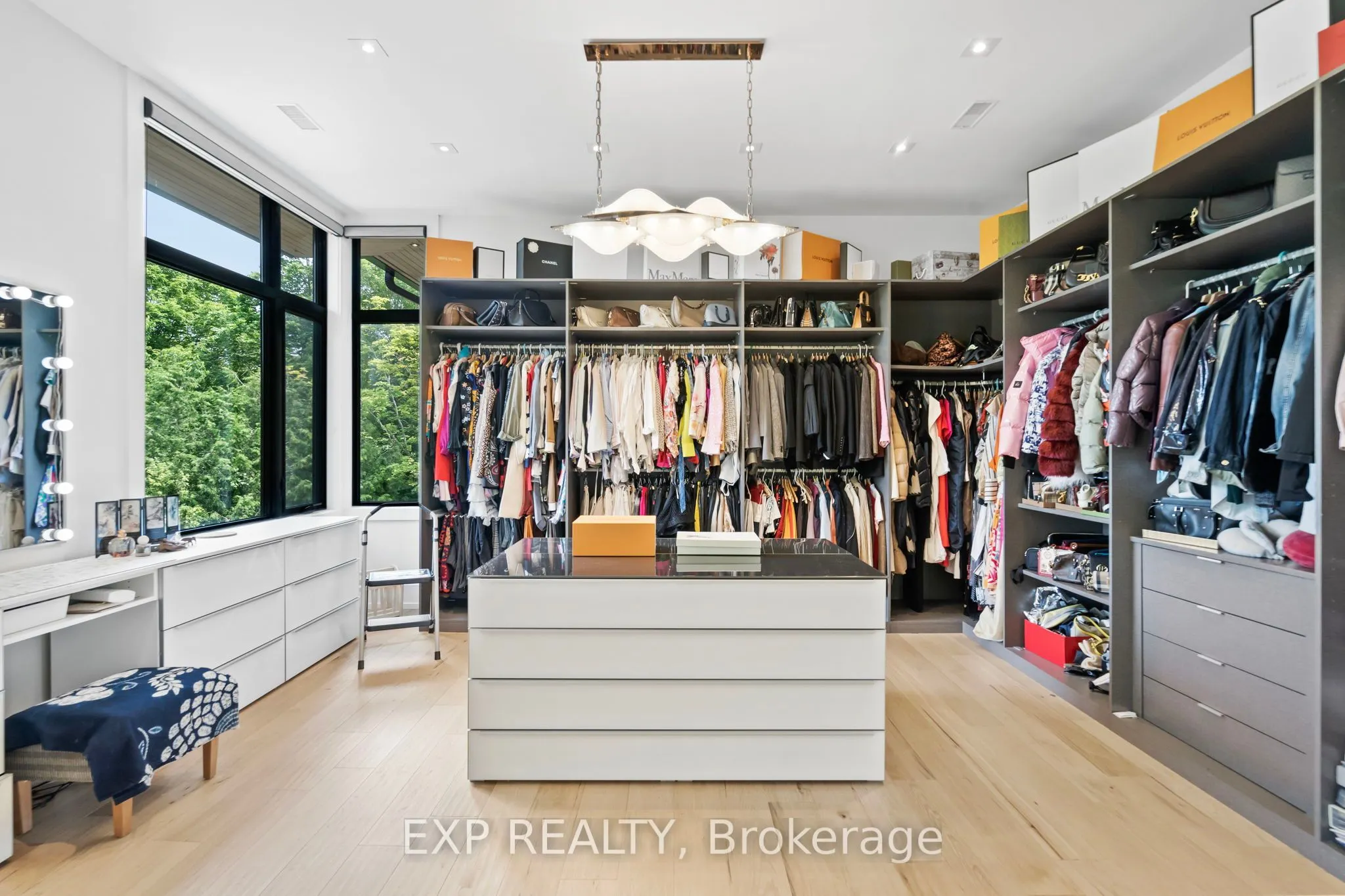 8 Cachet Parkway