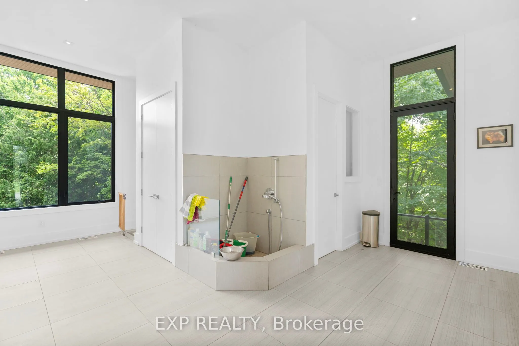 8 Cachet Parkway