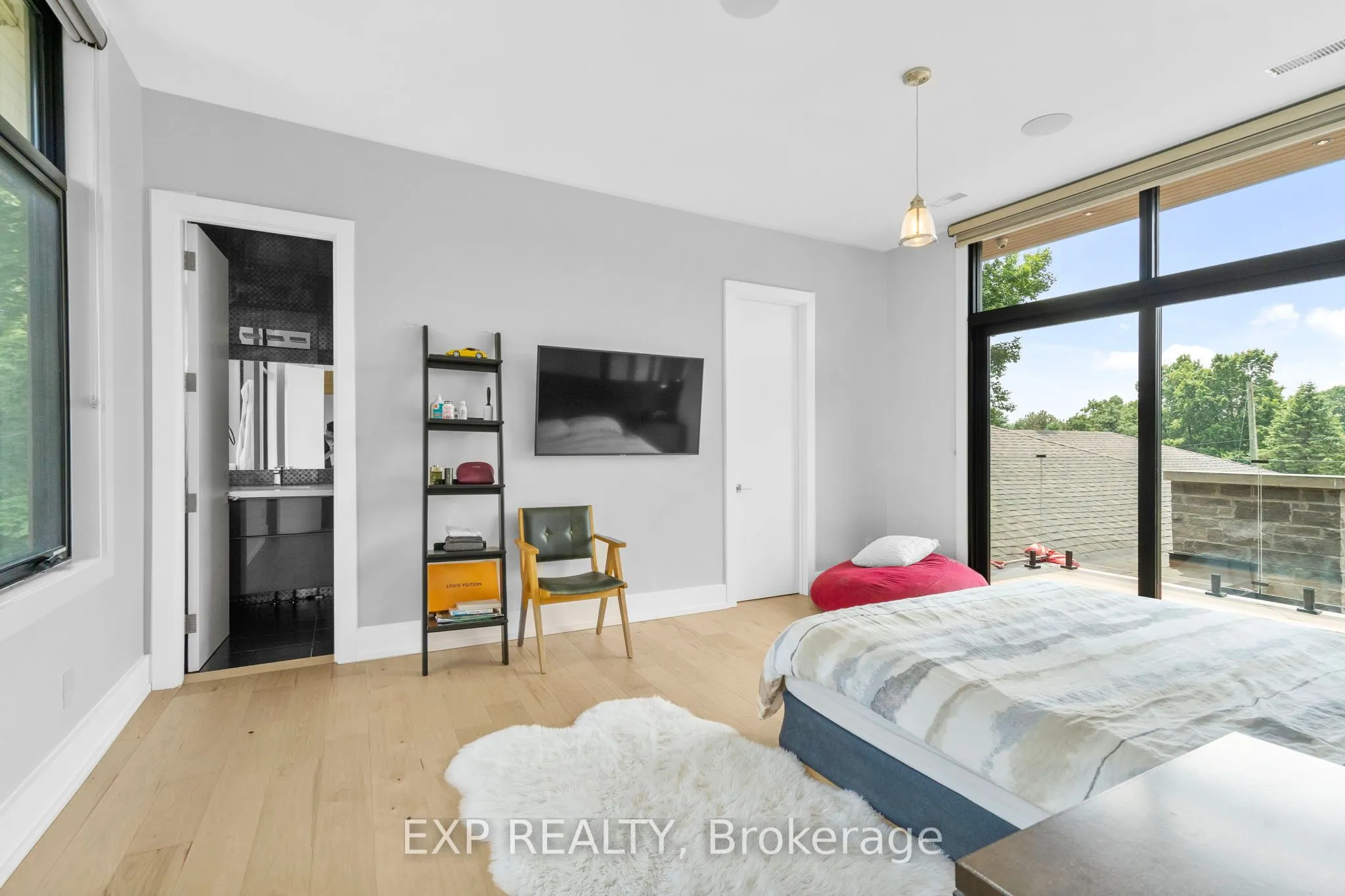8 Cachet Parkway