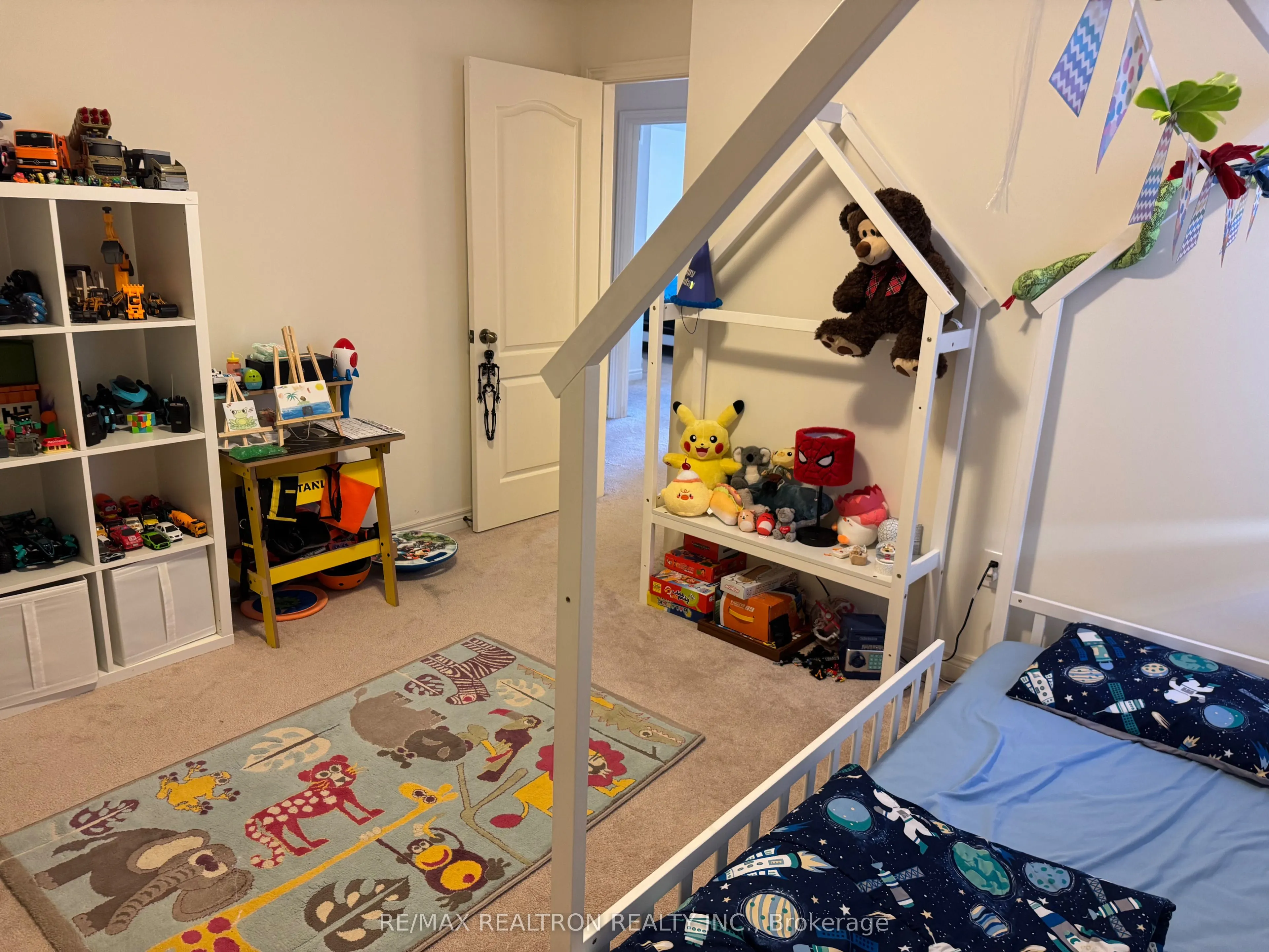 257 Sharon Creek Drive W