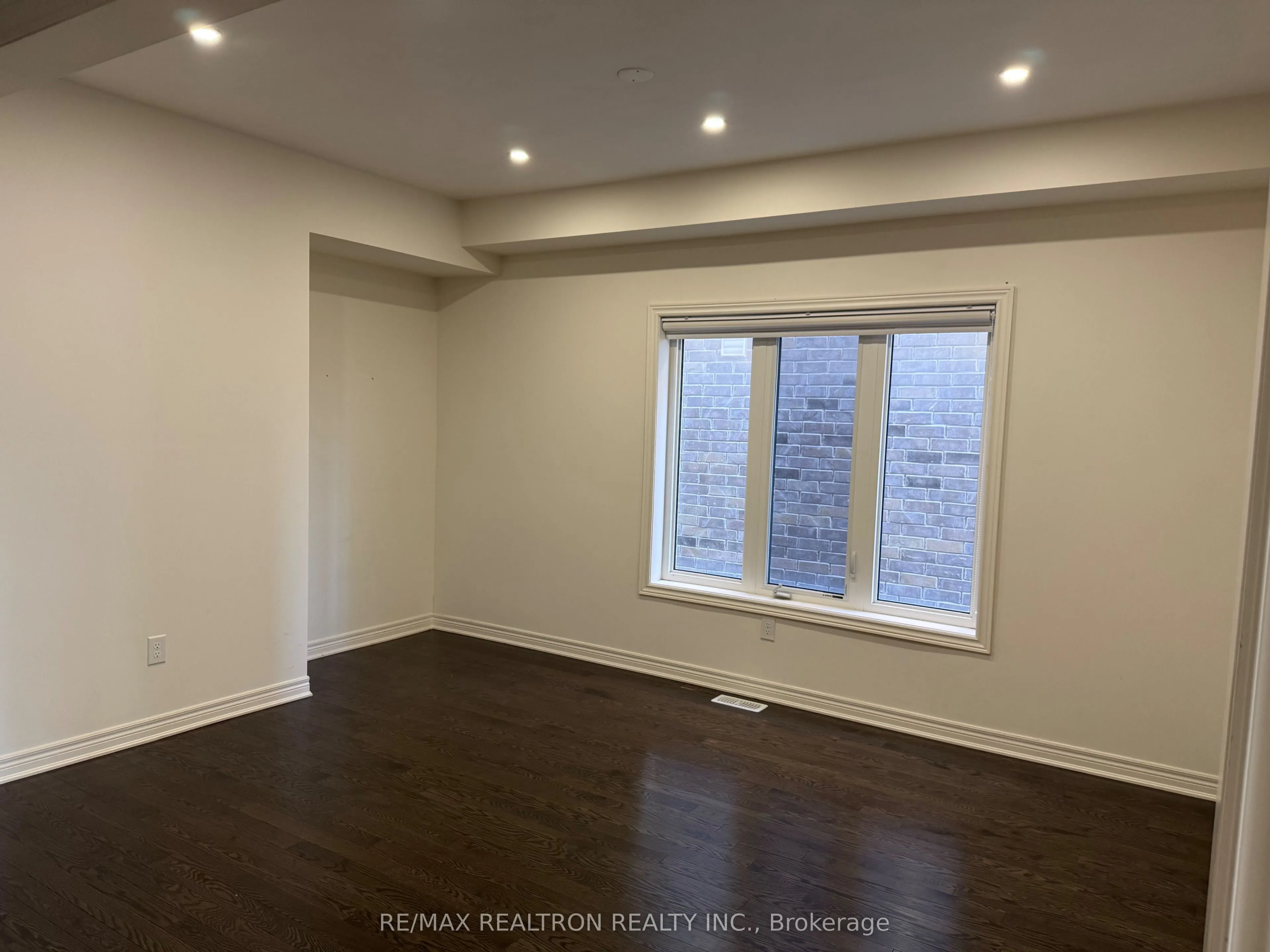 257 Sharon Creek Drive W