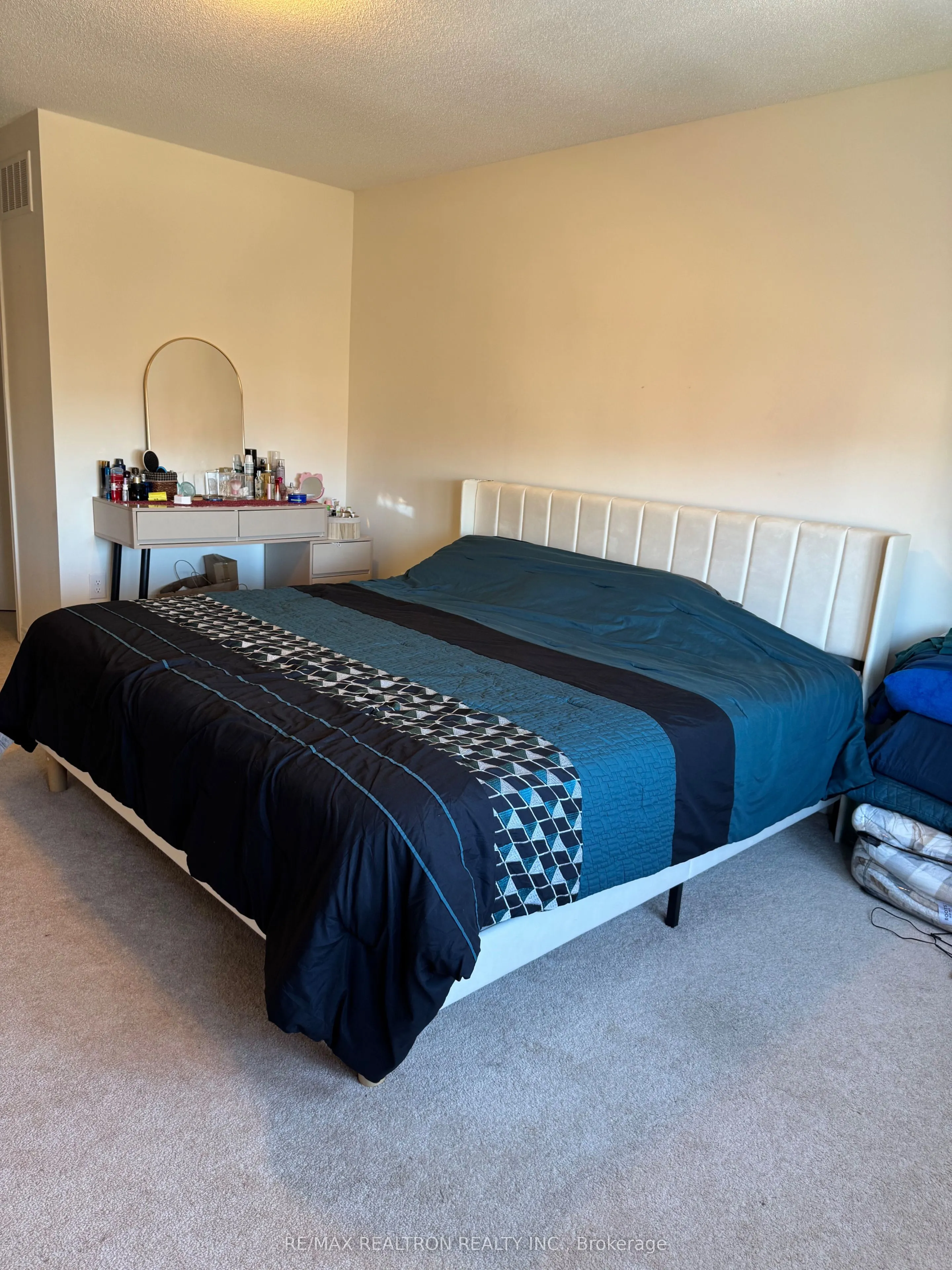 257 Sharon Creek Drive W