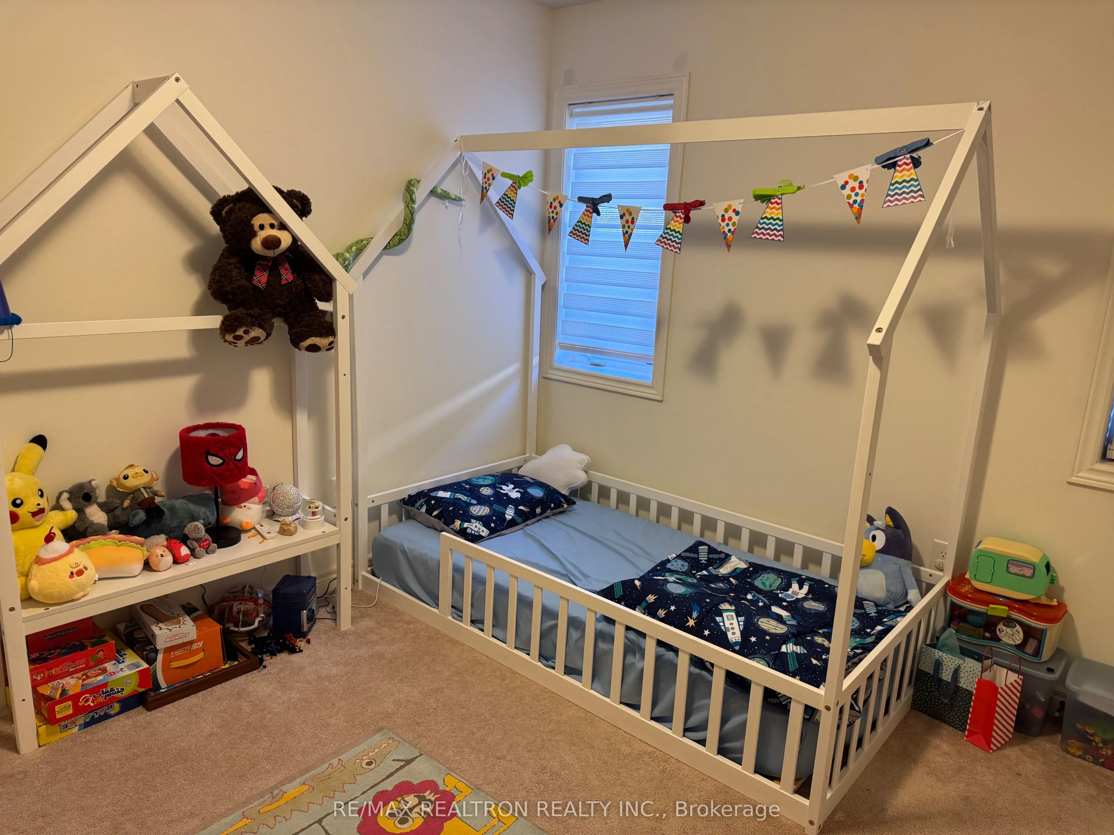 257 Sharon Creek Drive W