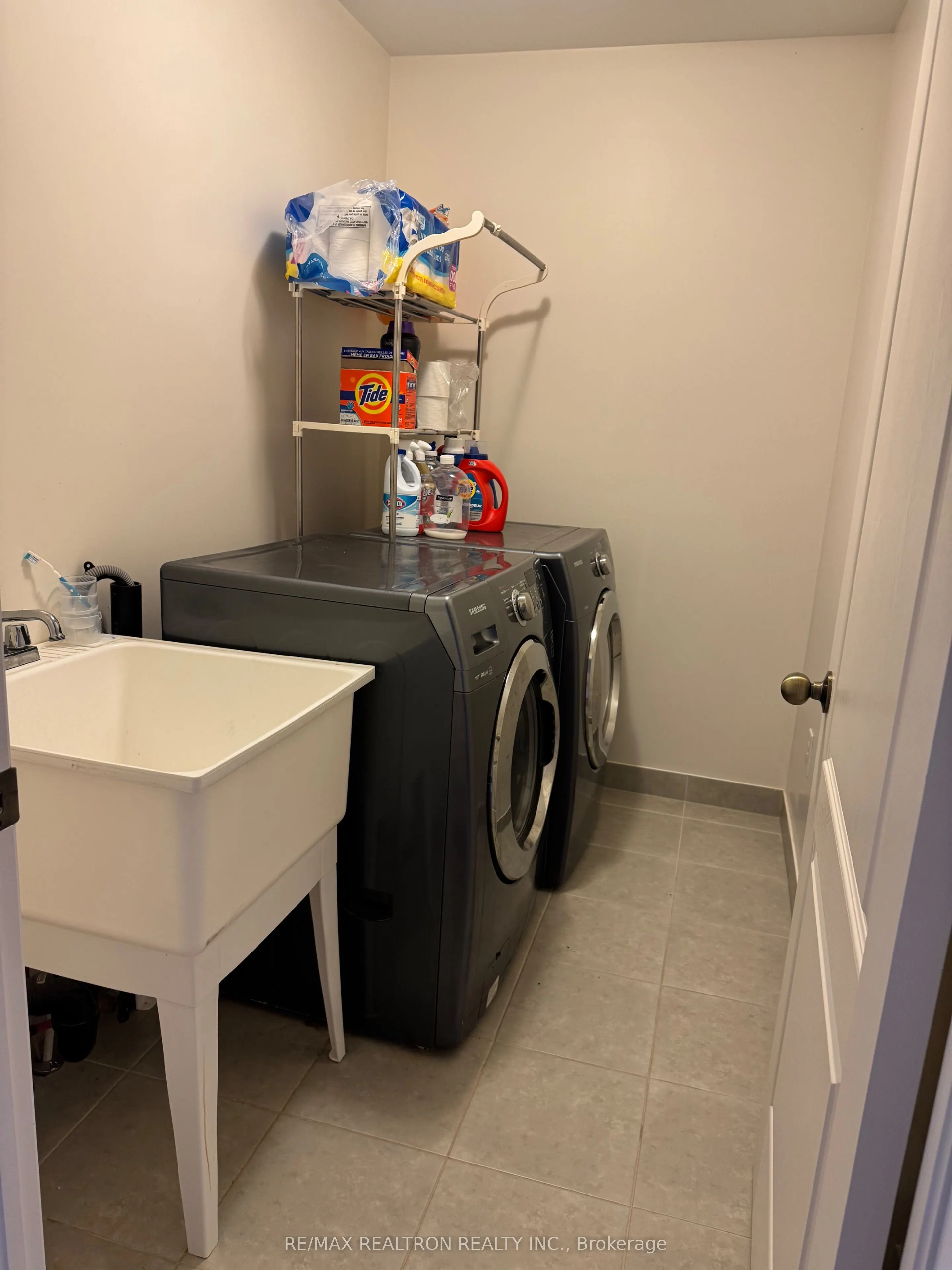 257 Sharon Creek Drive W