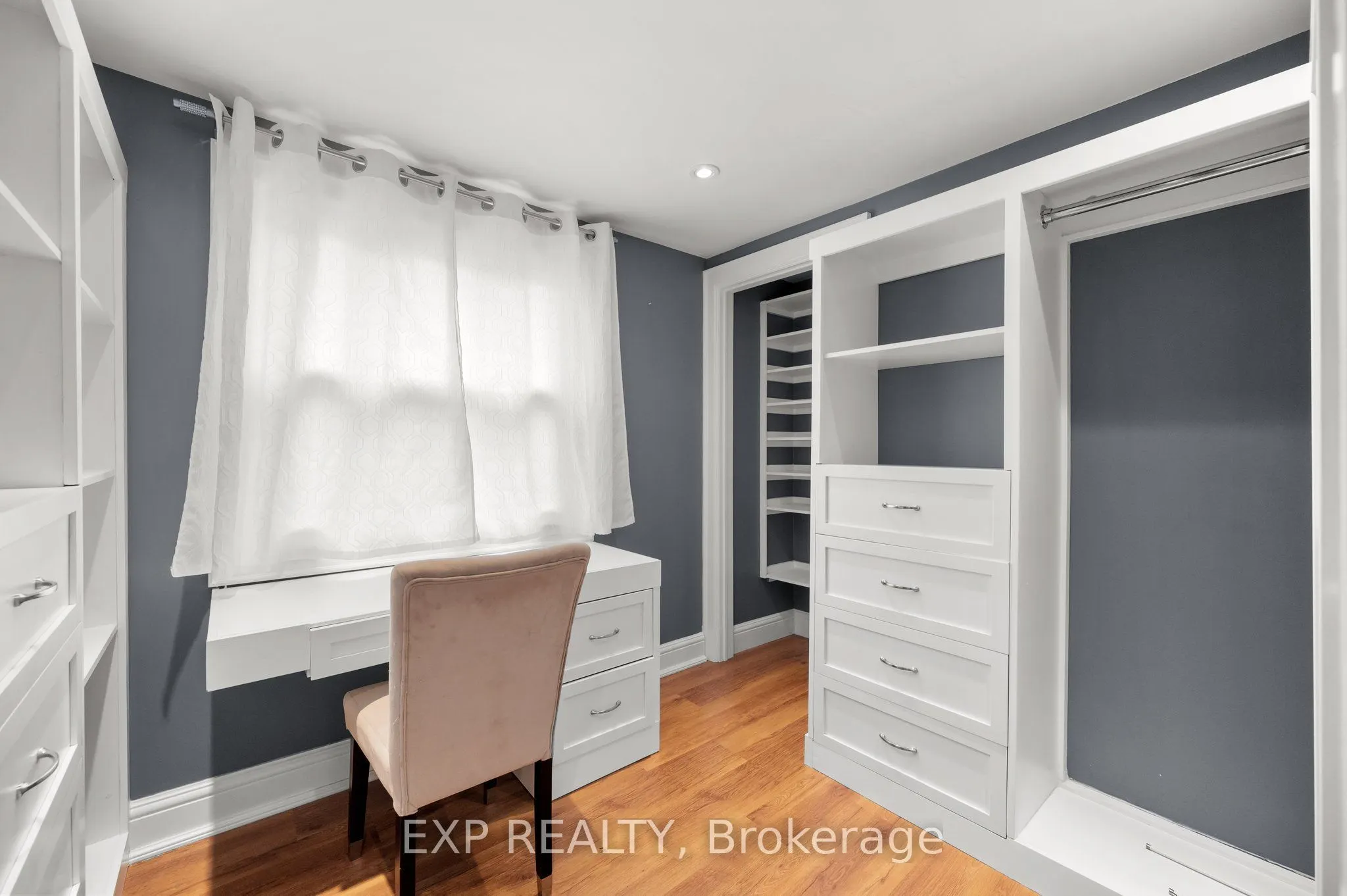 156 Beach Road