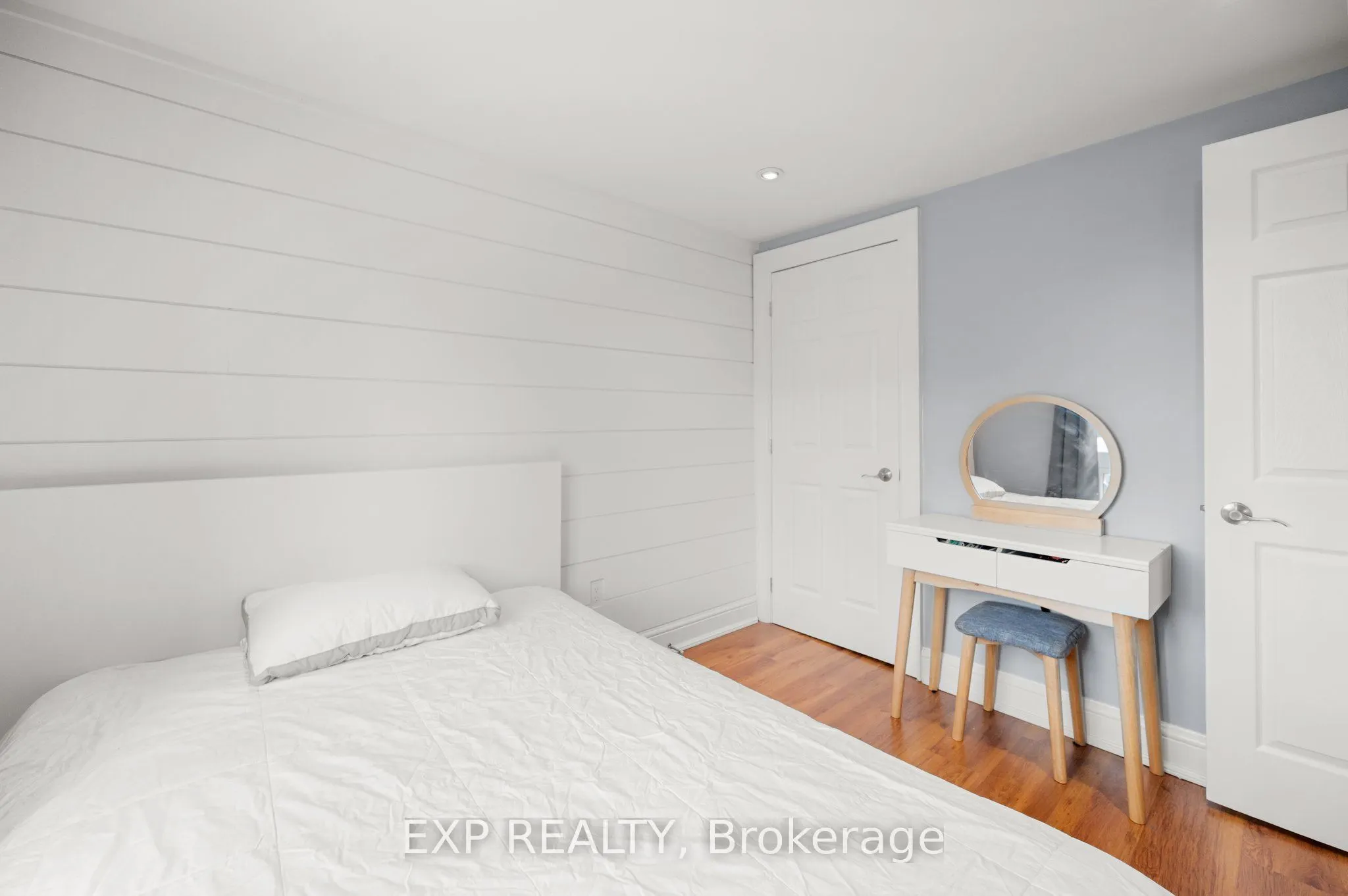156 Beach Road