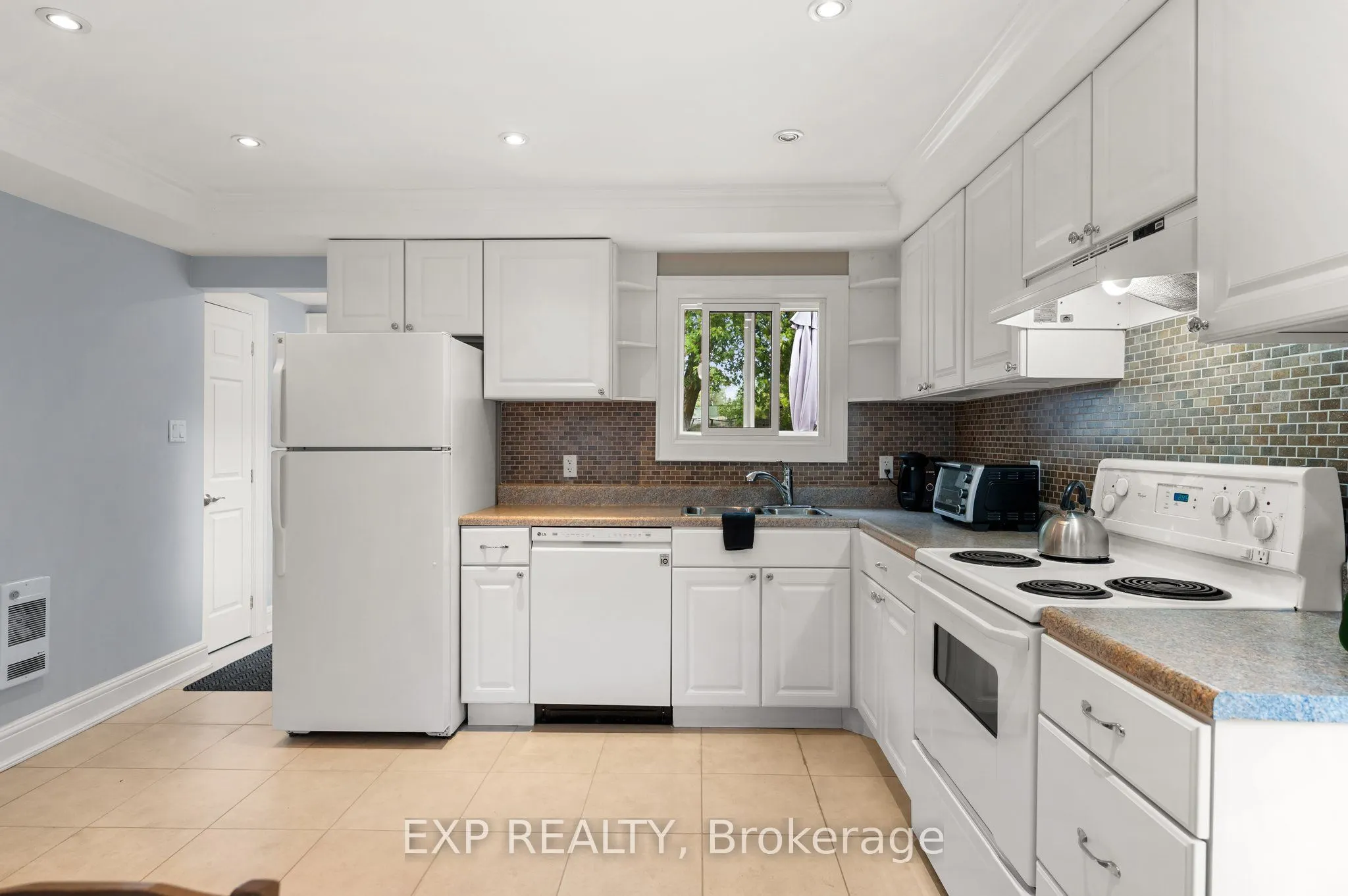 156 Beach Road
