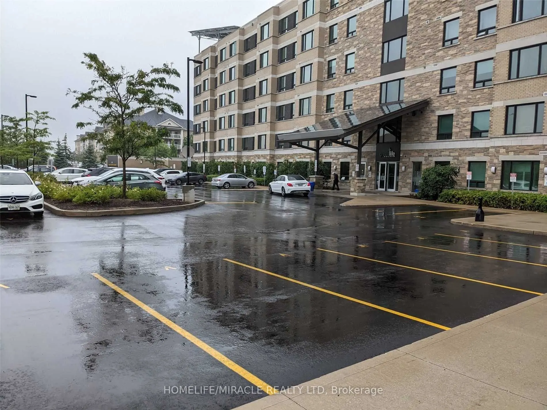 7400 Markham Road, #520