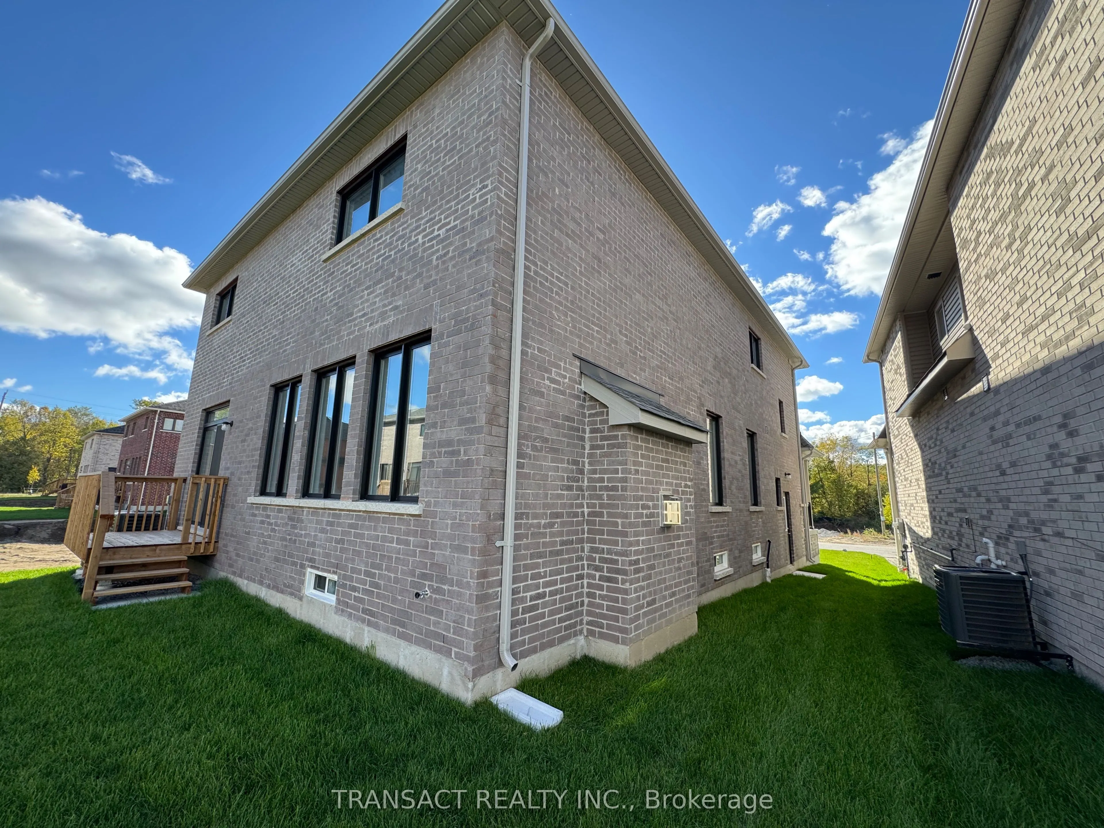 15 Baycroft Boulevard